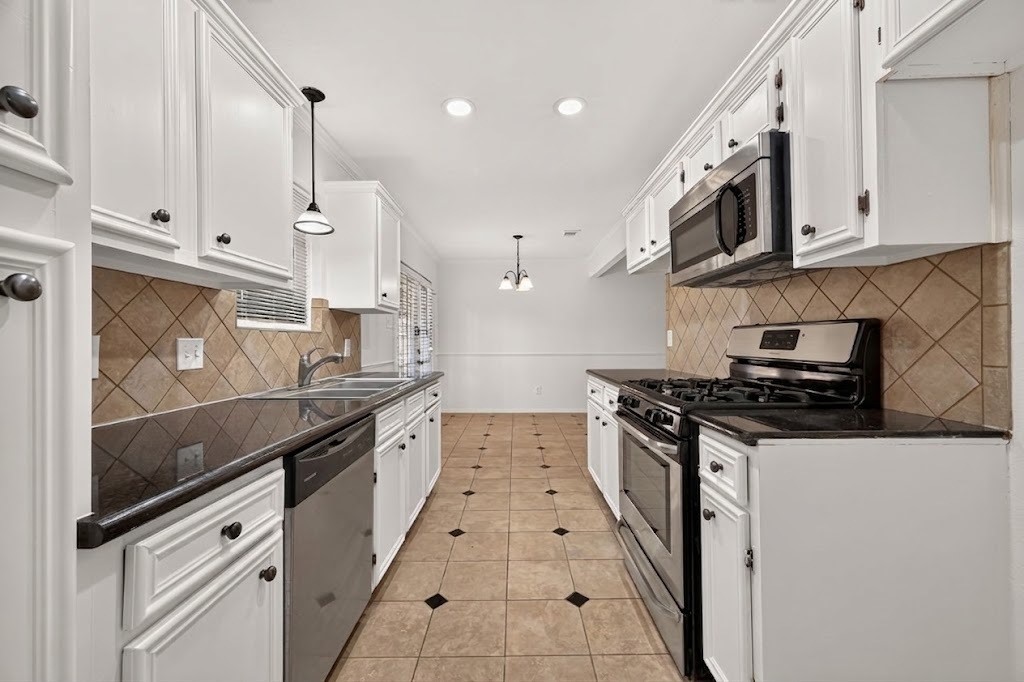 9322 Magnolia Ridge Drive Property Photo 5