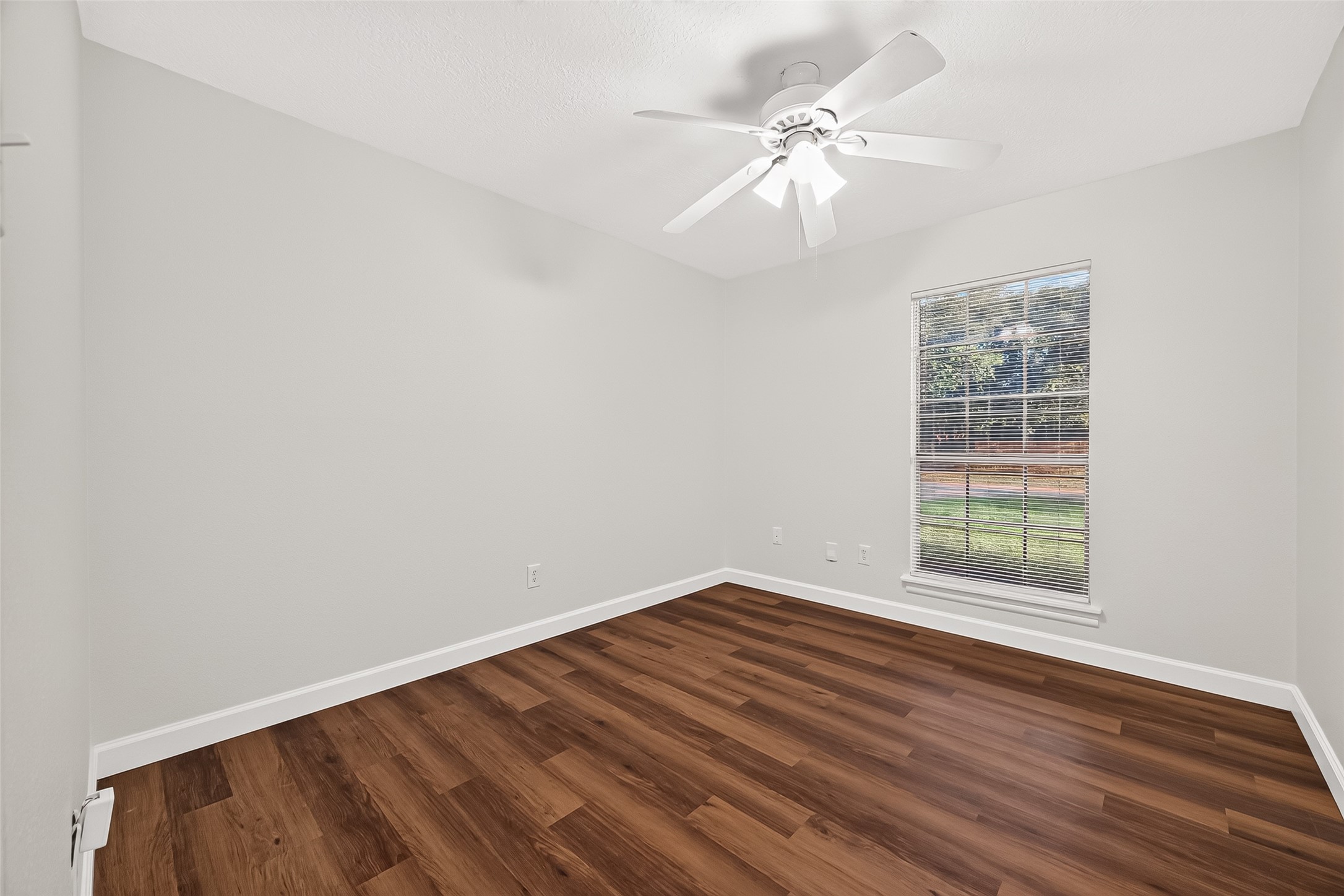 9322 Magnolia Ridge Drive Property Photo 6