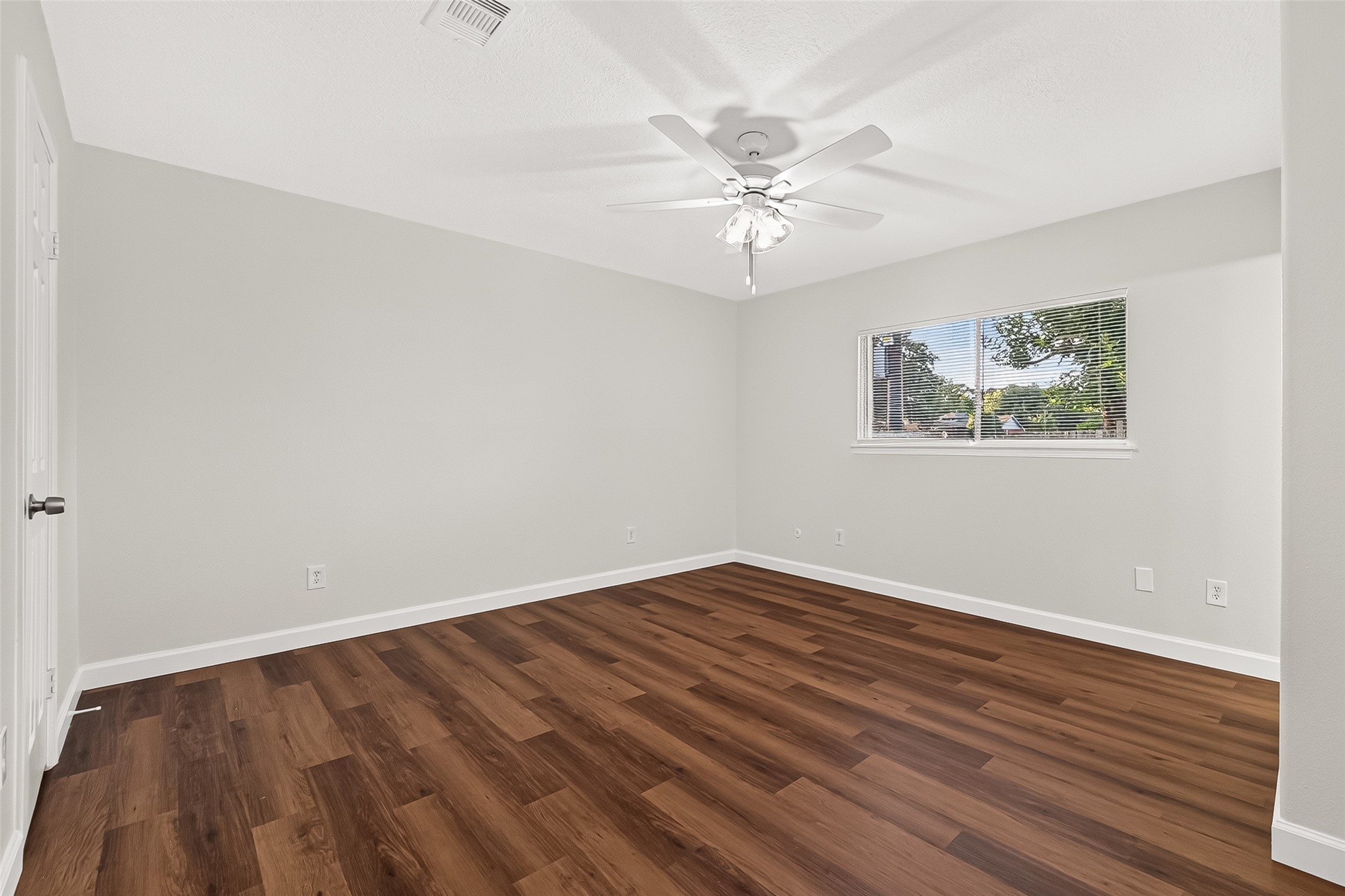 9322 Magnolia Ridge Drive Property Photo 10