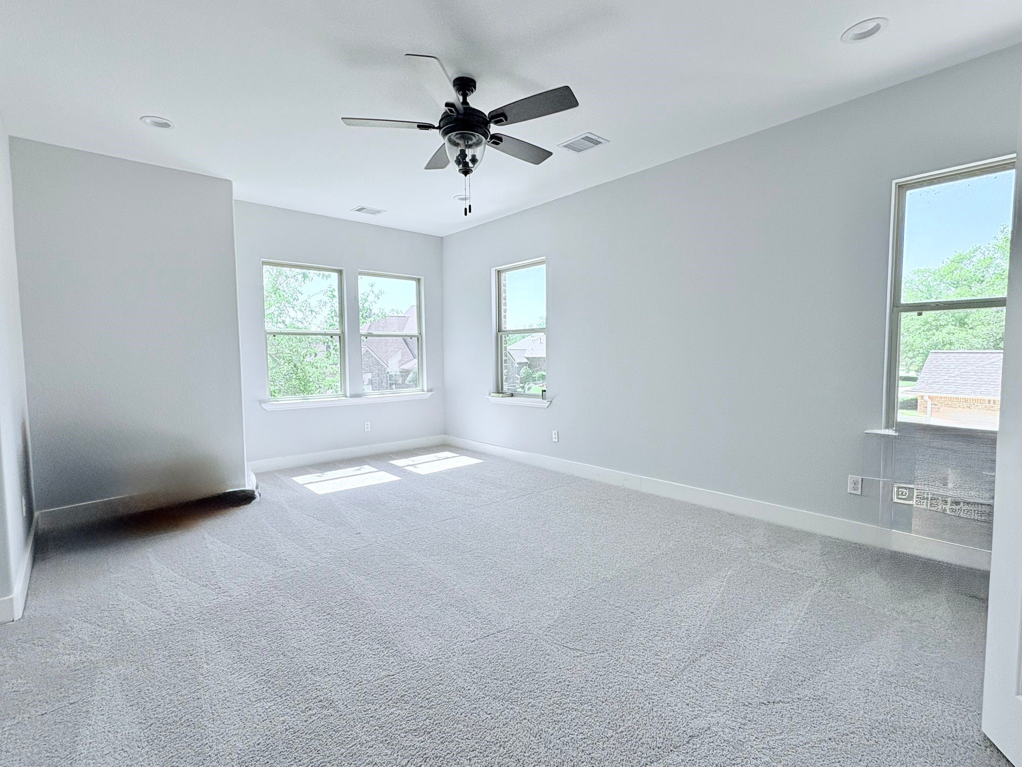 55 Ruskin Drive W Property Photo 20