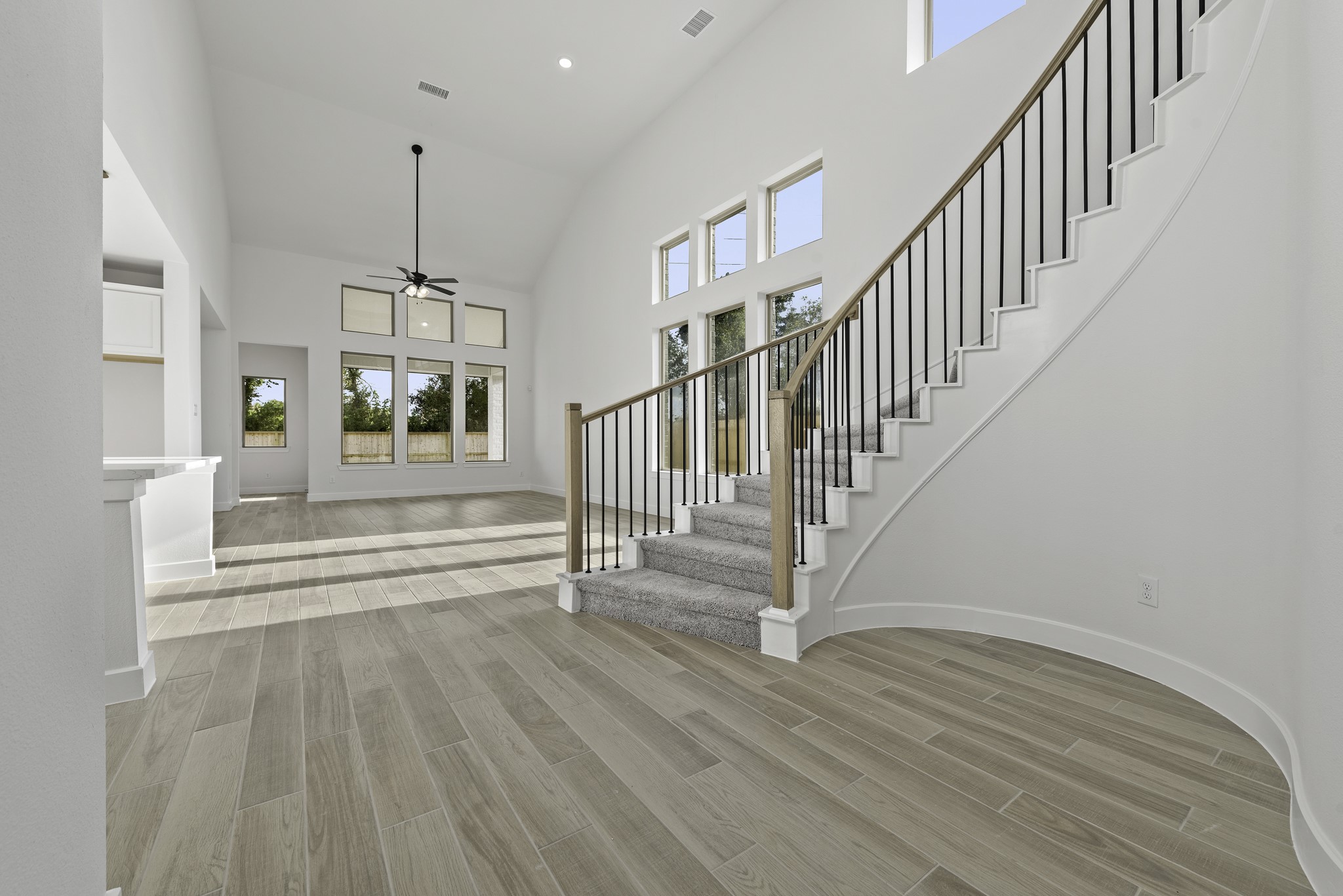 11062 Valley Fort Drive Property Photo 4