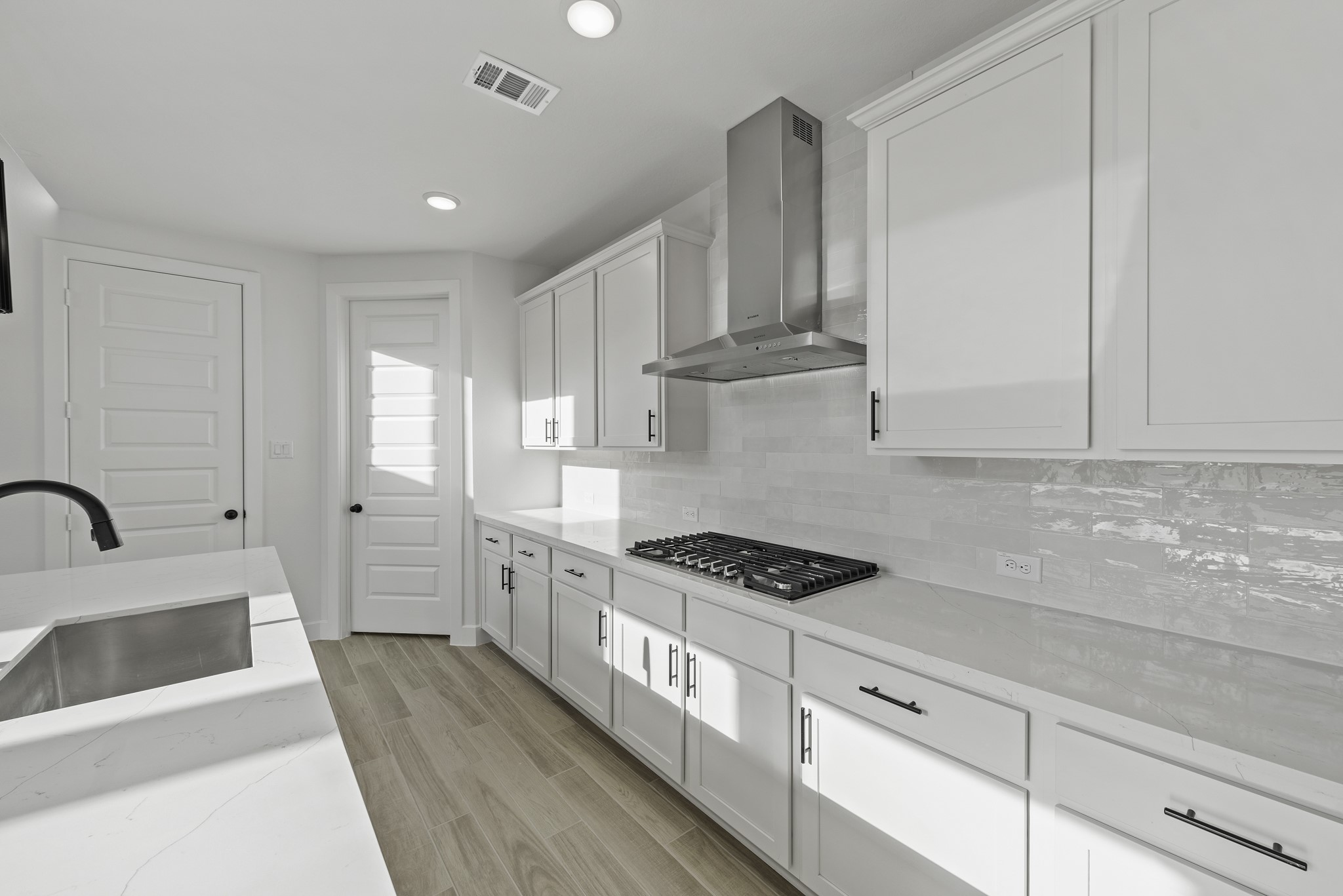 11062 Valley Fort Drive Property Photo 11