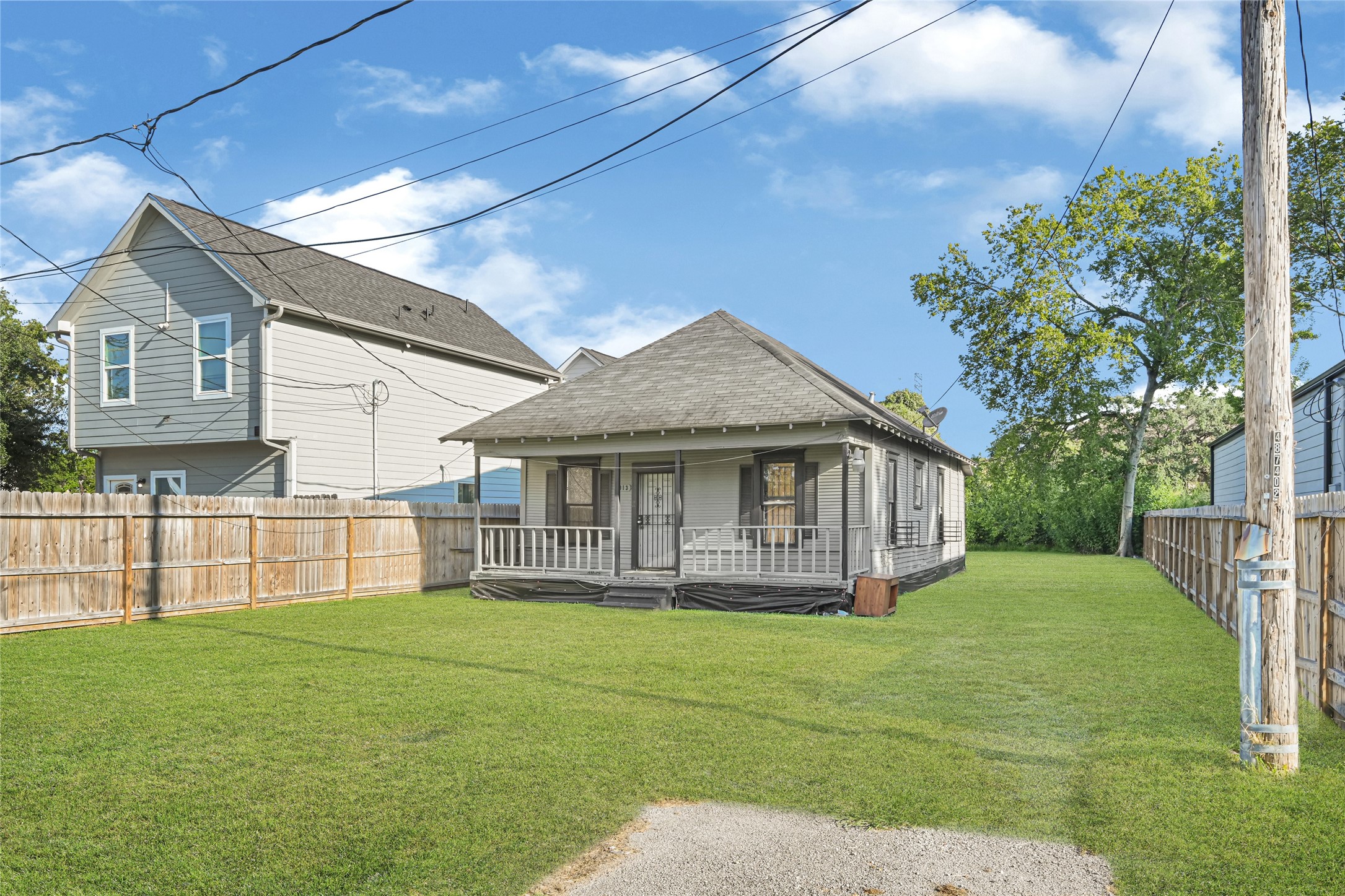 4013 King Street Property Photo 2