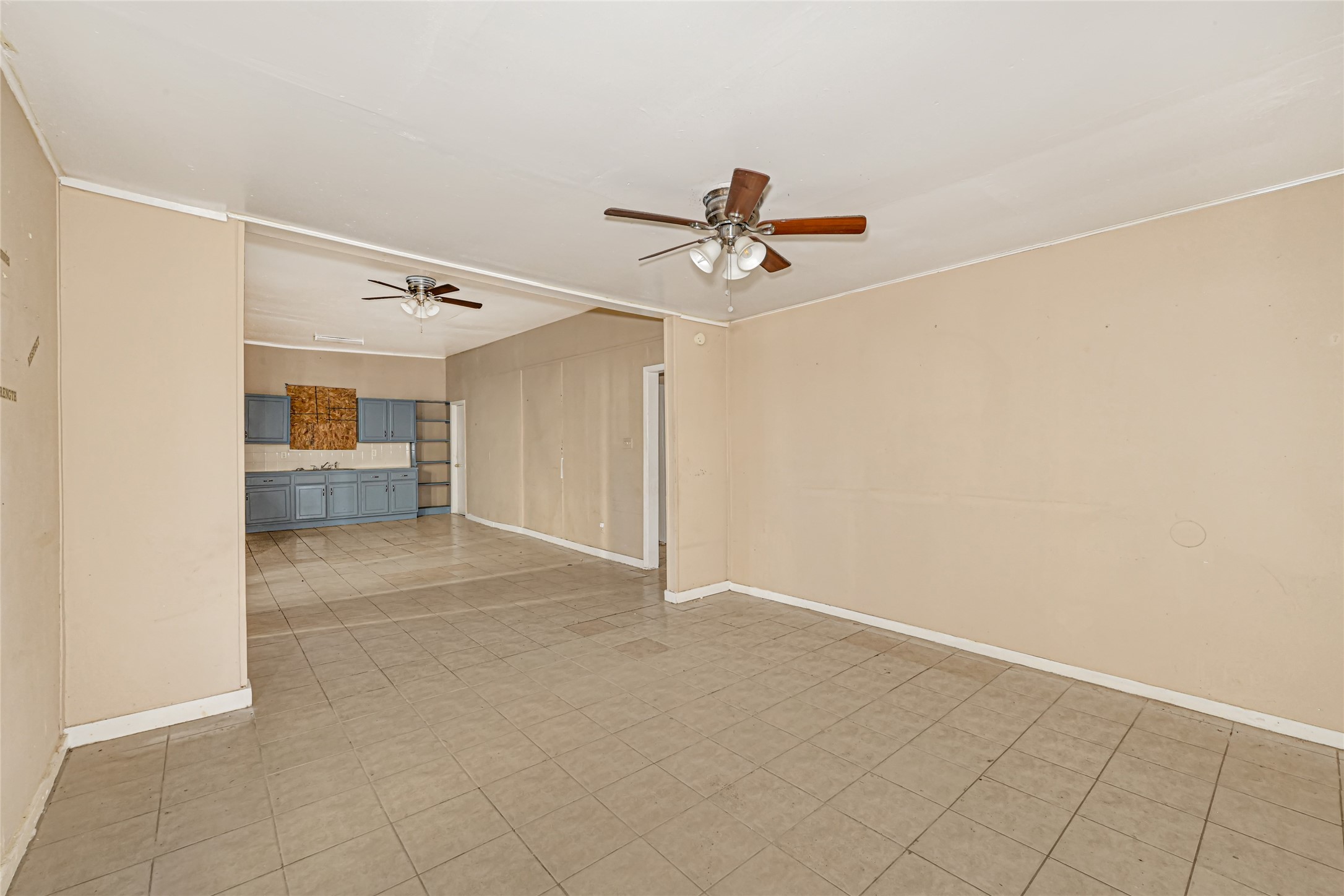 4013 King Street Property Photo 5