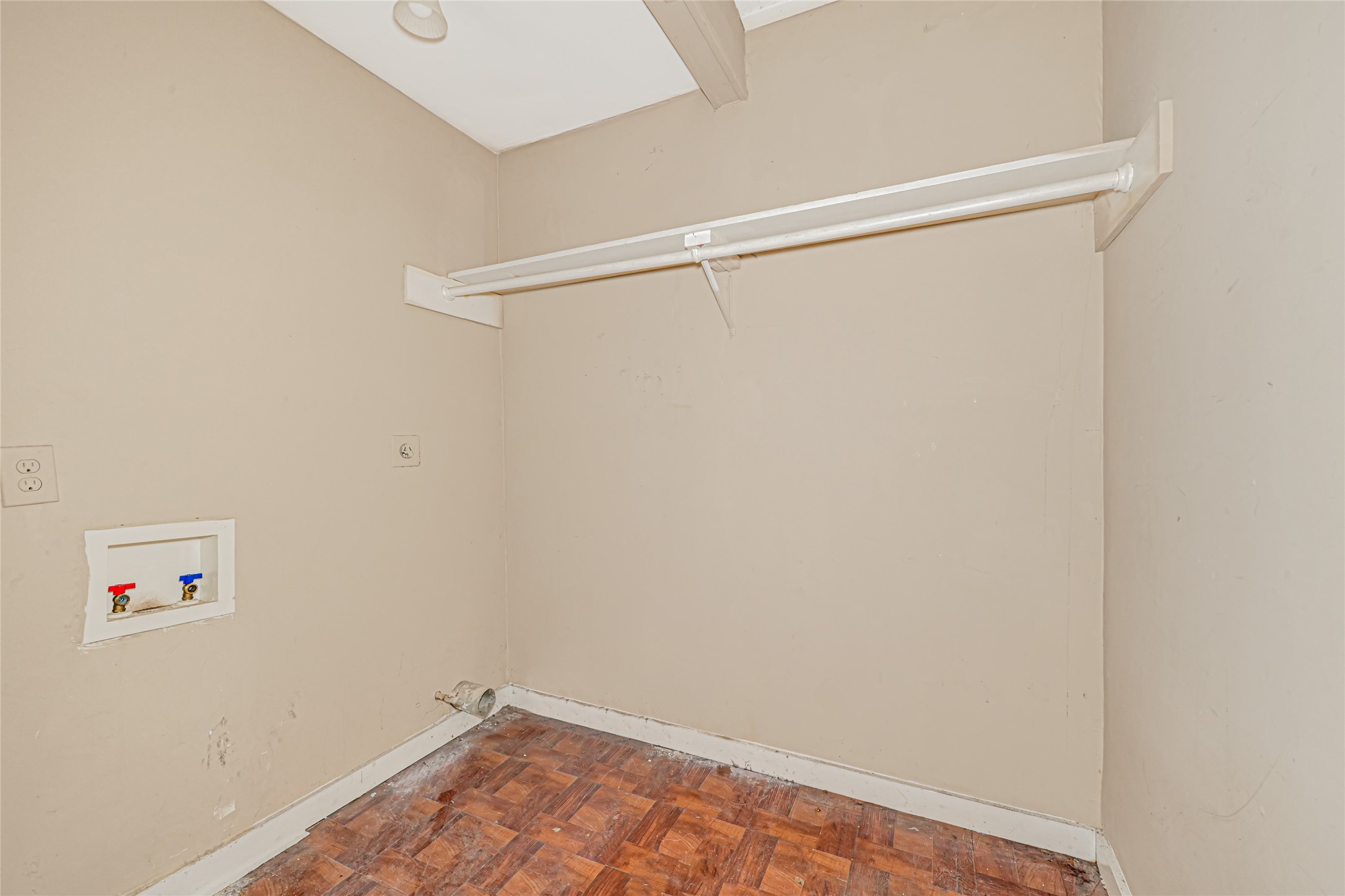 4013 King Street Property Photo 12
