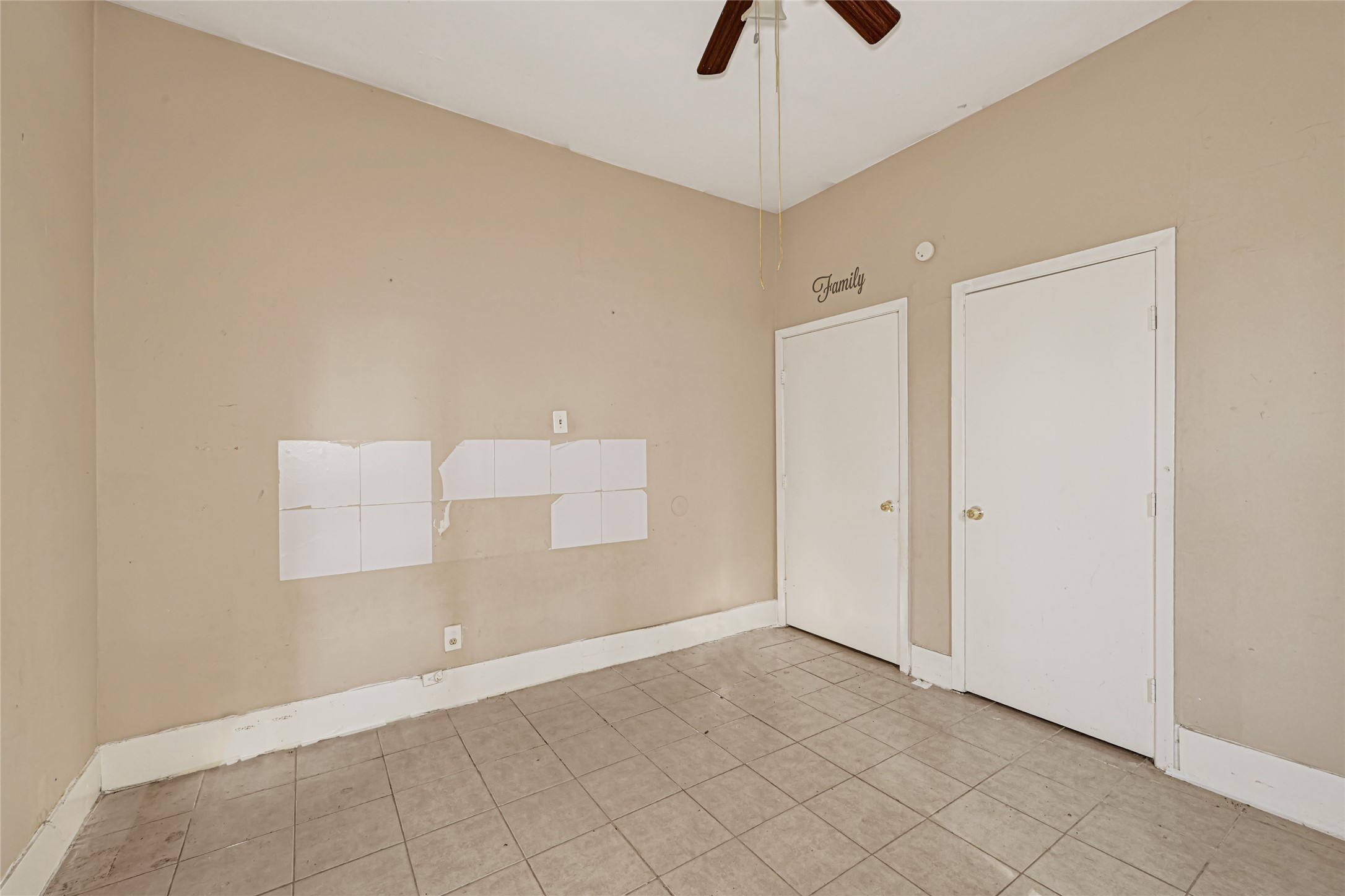 4013 King Street Property Photo 13