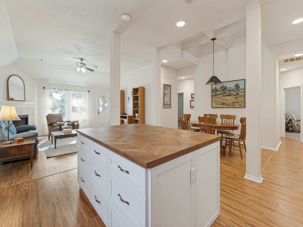 2835 Pond Apple Property Photo 6