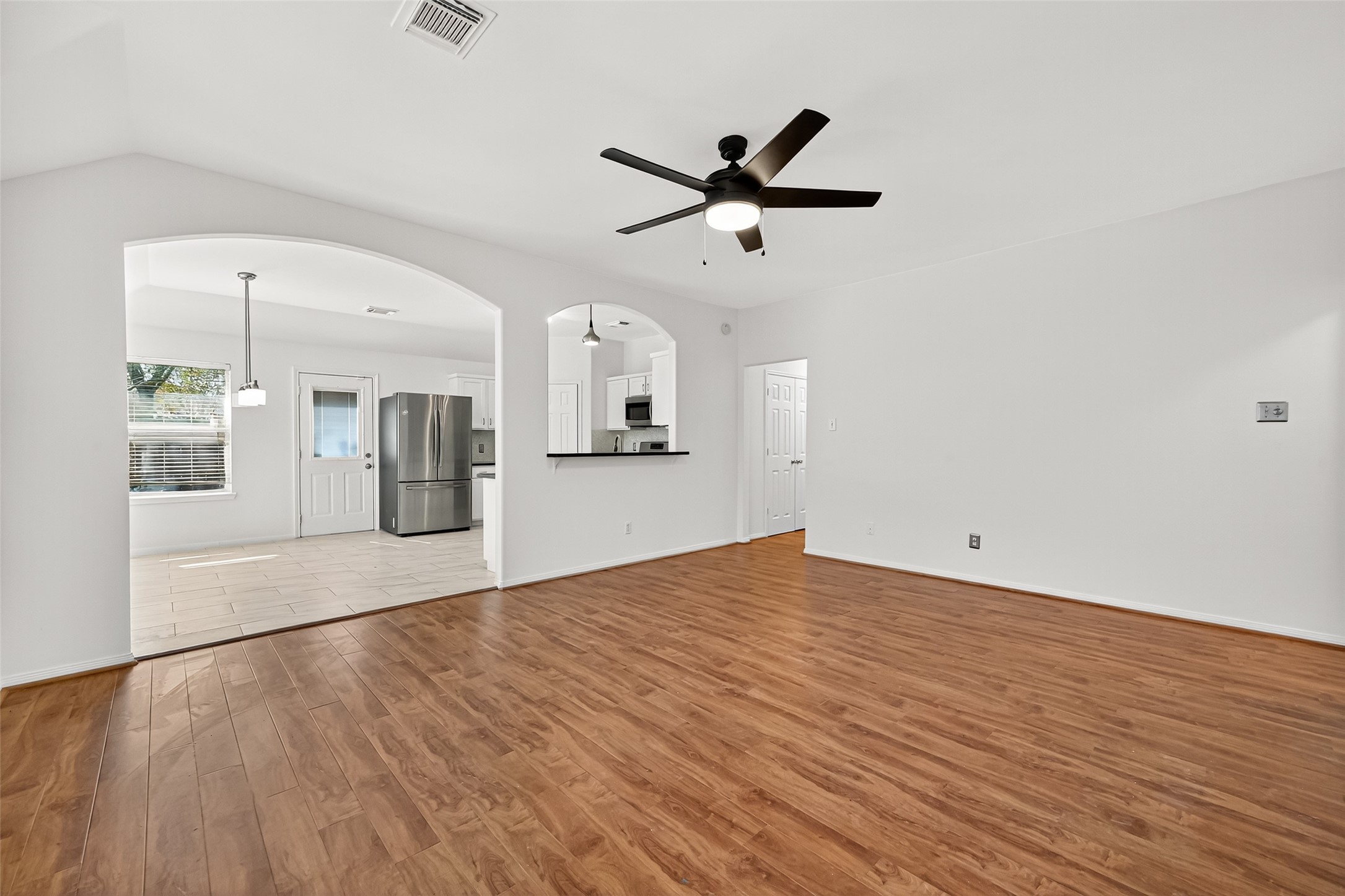 1415 Rogers Lake Lane Property Photo 3