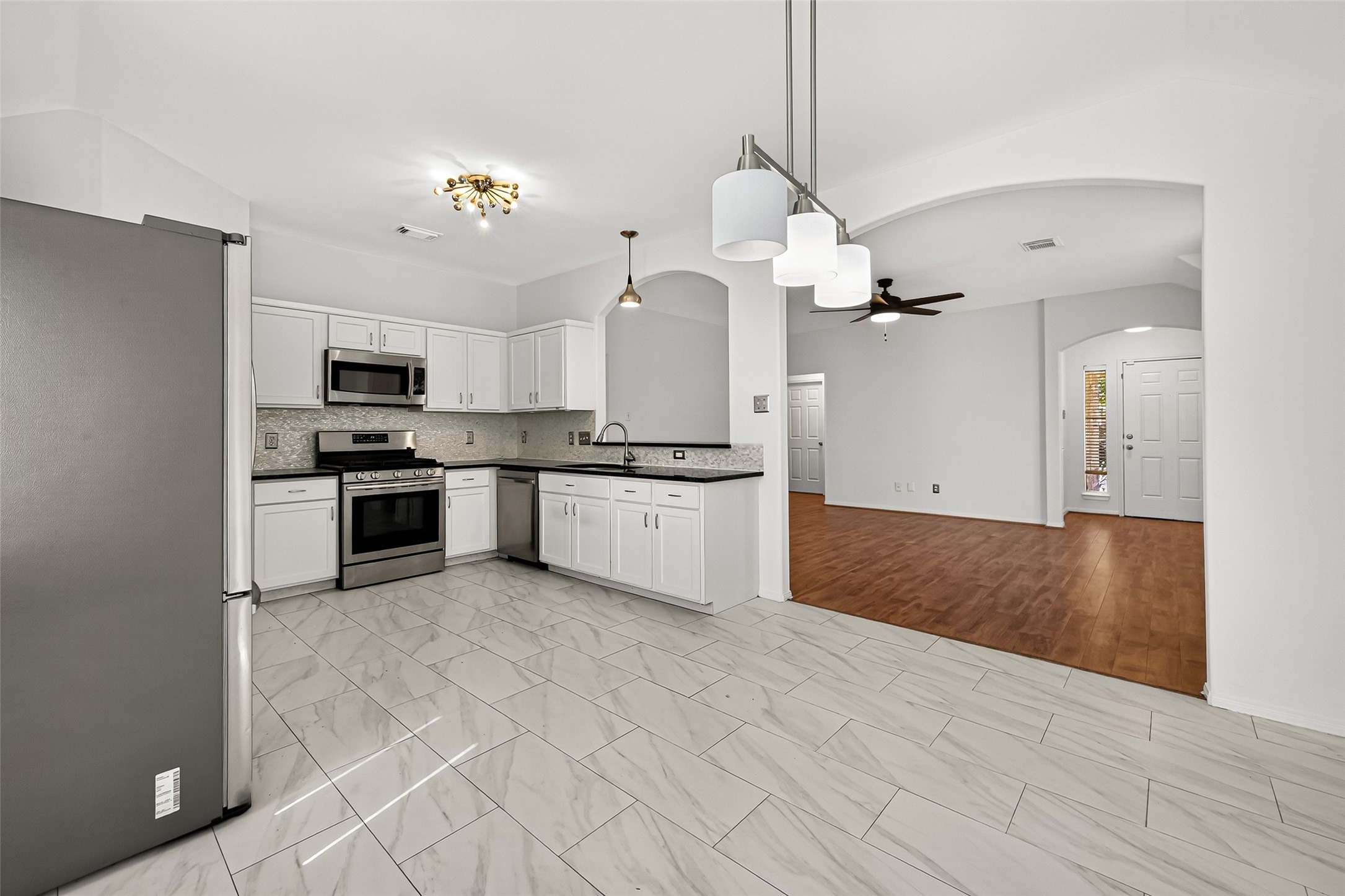 1415 Rogers Lake Lane Property Photo 7