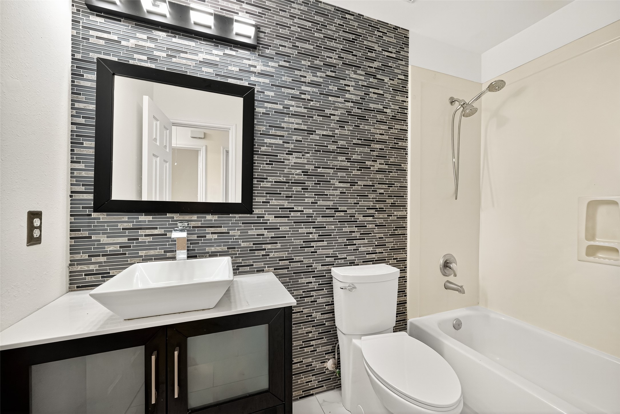 1415 Rogers Lake Lane Property Photo 11