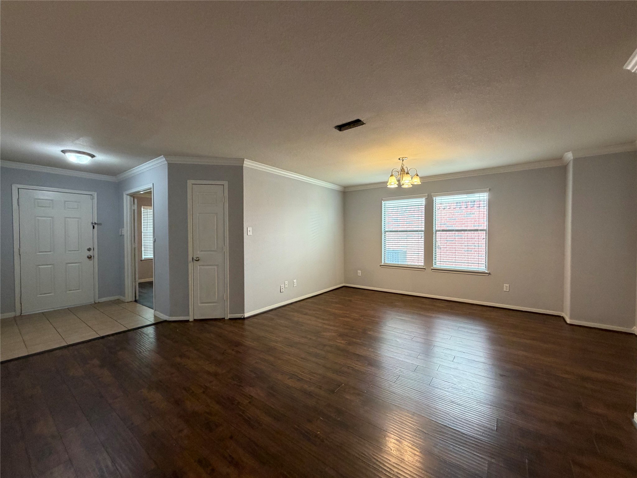 8023 Clover Leaf Drive Property Photo 6