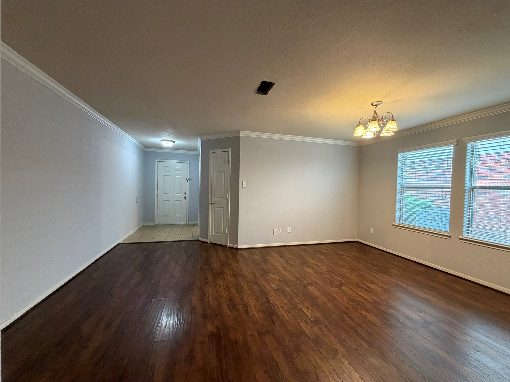 8023 Clover Leaf Drive Property Photo 8