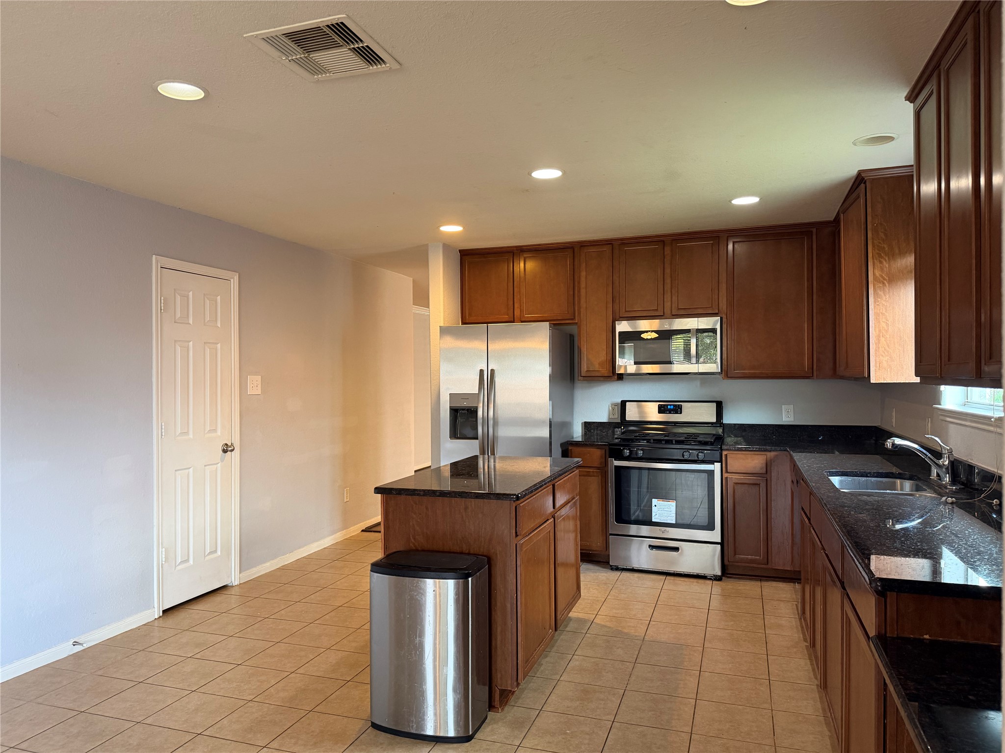 8023 Clover Leaf Drive Property Photo 9