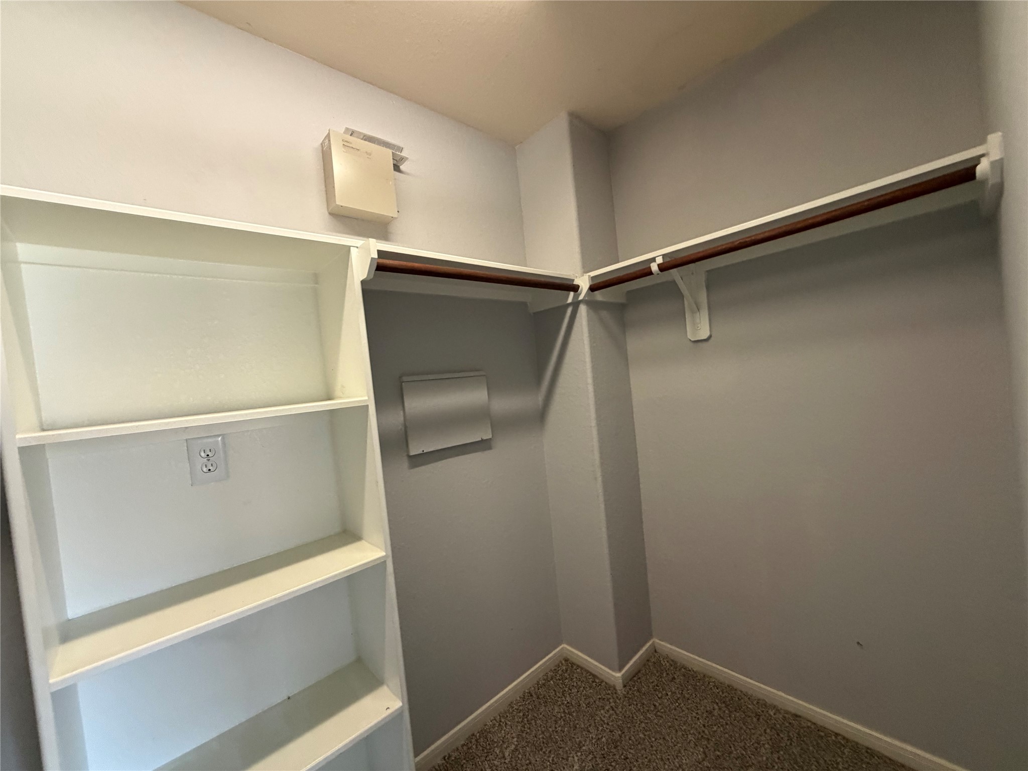8023 Clover Leaf Drive Property Photo 18