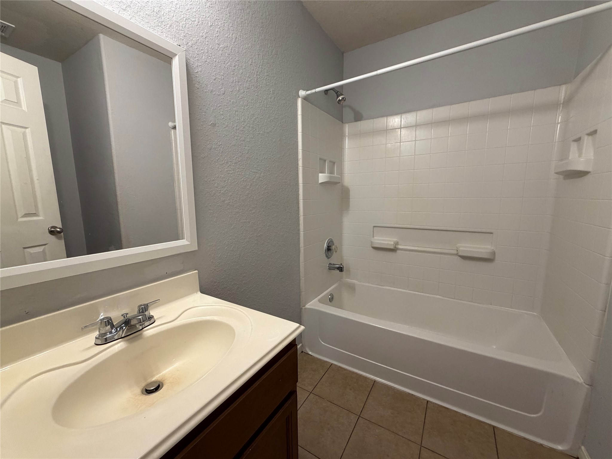 8023 Clover Leaf Drive Property Photo 28