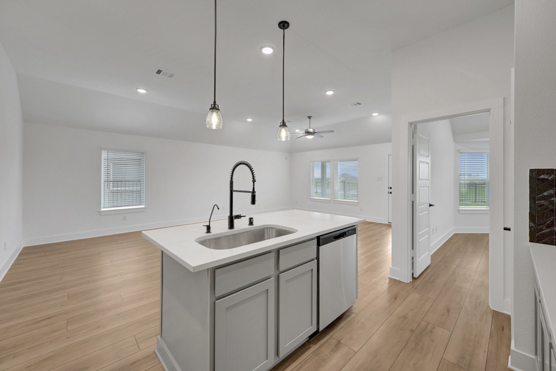 13925 Baikal Manor Drive Property Photo 6