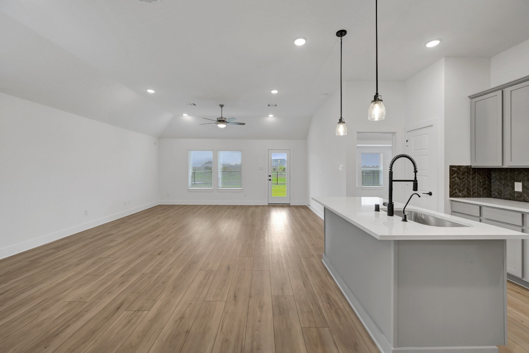 13925 Baikal Manor Drive Property Photo 7