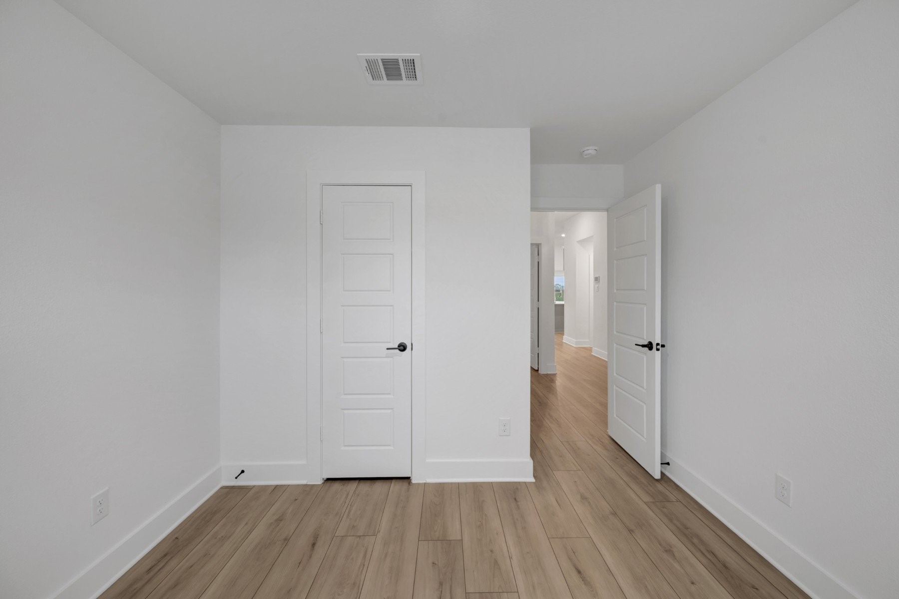 13925 Baikal Manor Drive Property Photo 17