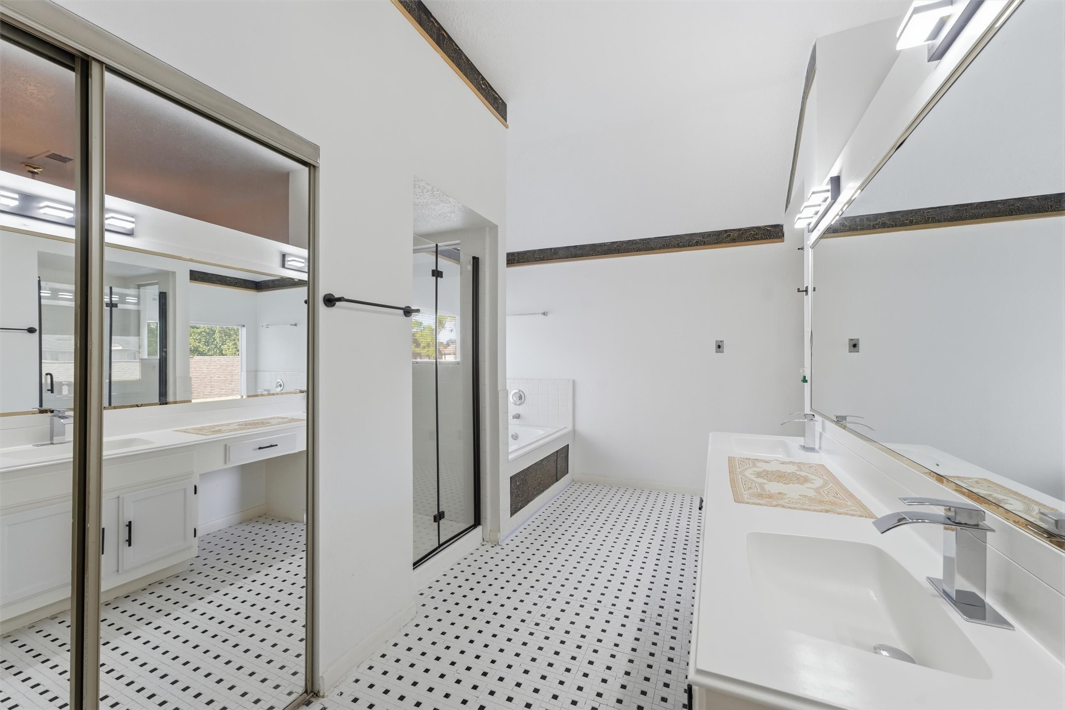 5602 Society Ln Property Photo 29