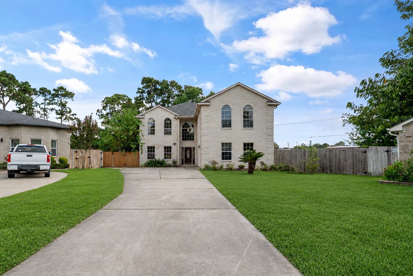 17603 W Fawn River Circle Property Photo 3