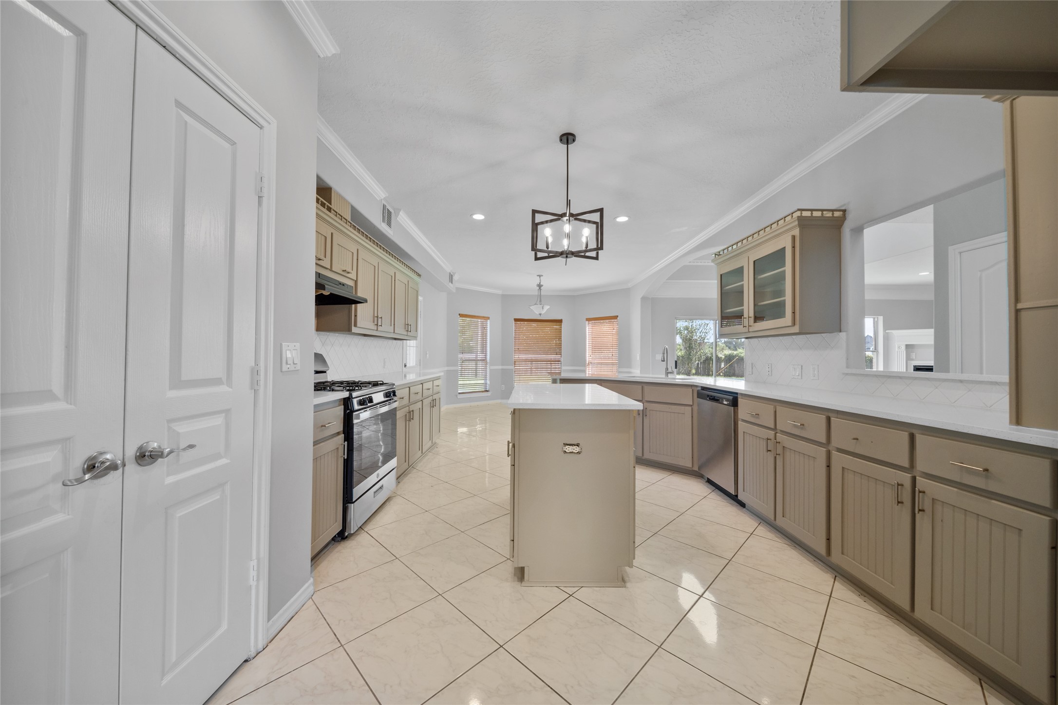 17603 W Fawn River Circle Property Photo 9