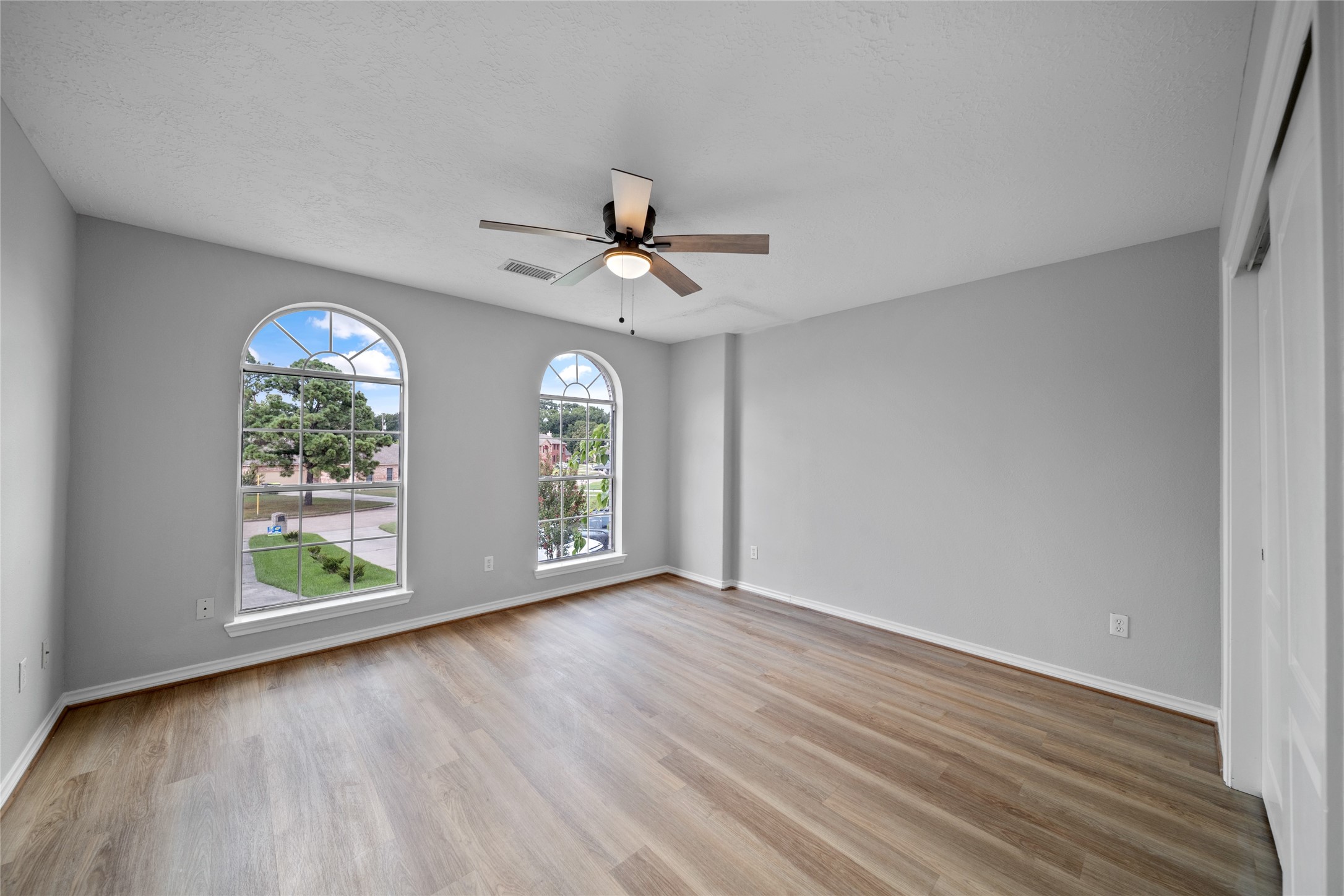 17603 W Fawn River Circle Property Photo 24