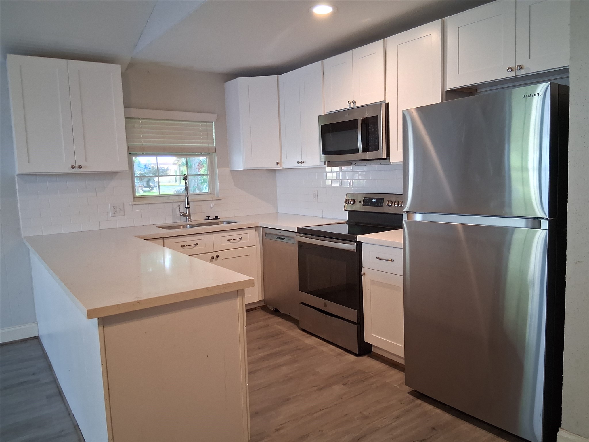 26445 E Lazy Ln Property Photo 2