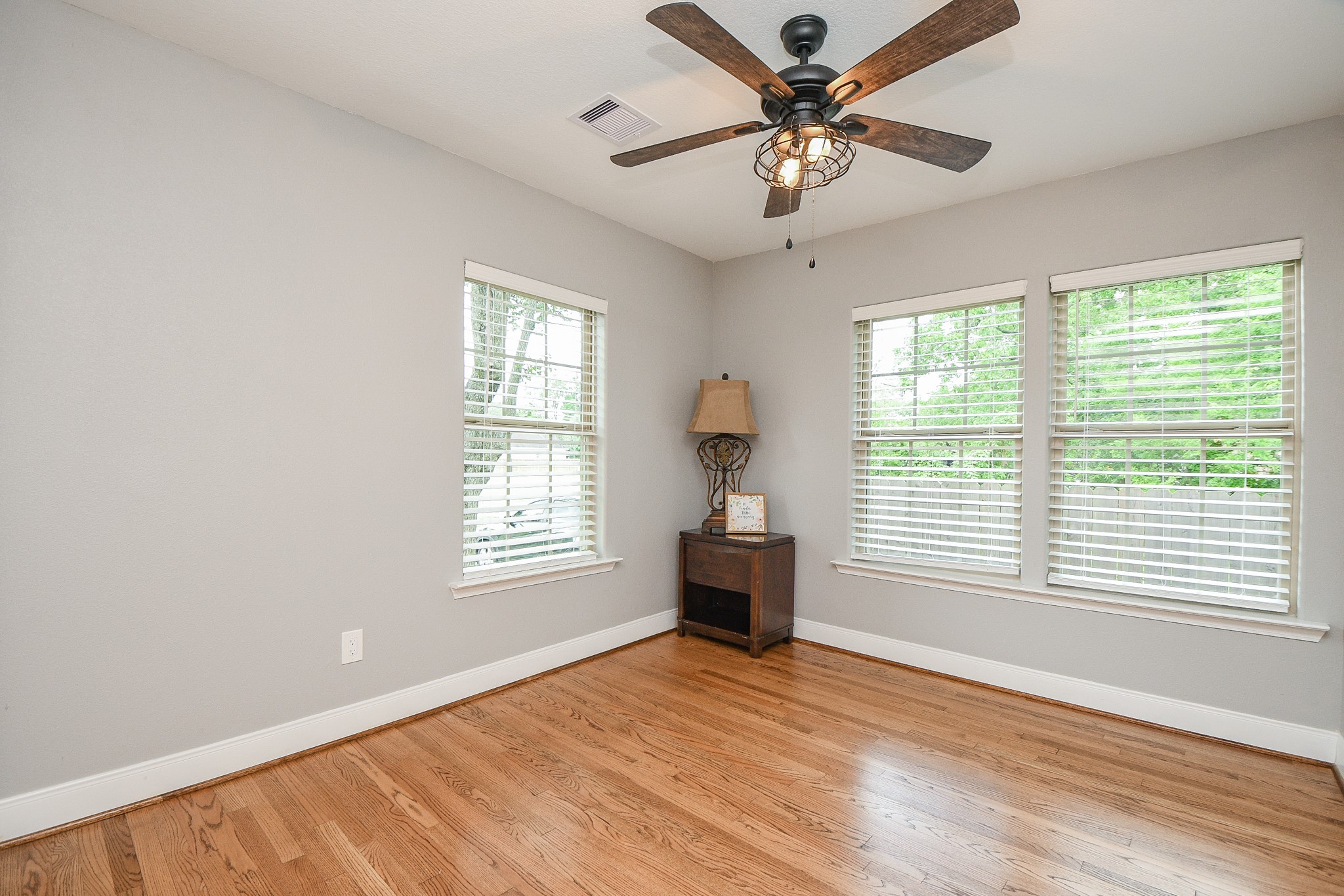 311 E 35th Street Property Photo 5