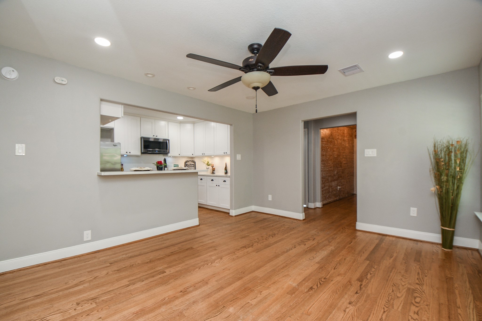 311 E 35th Street Property Photo 12