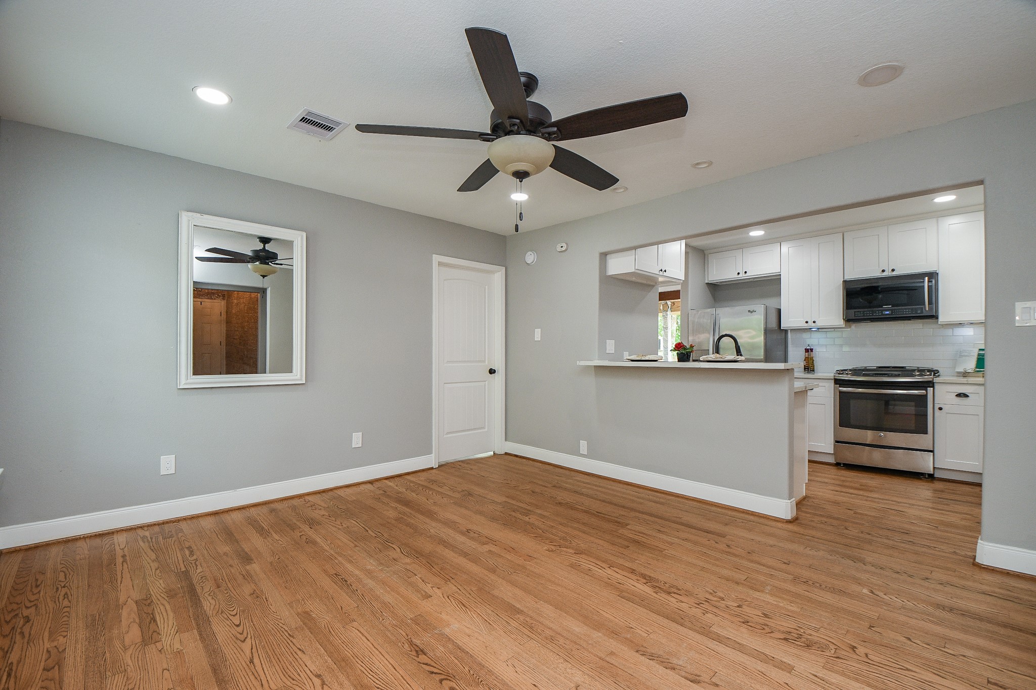 311 E 35th Street Property Photo 14