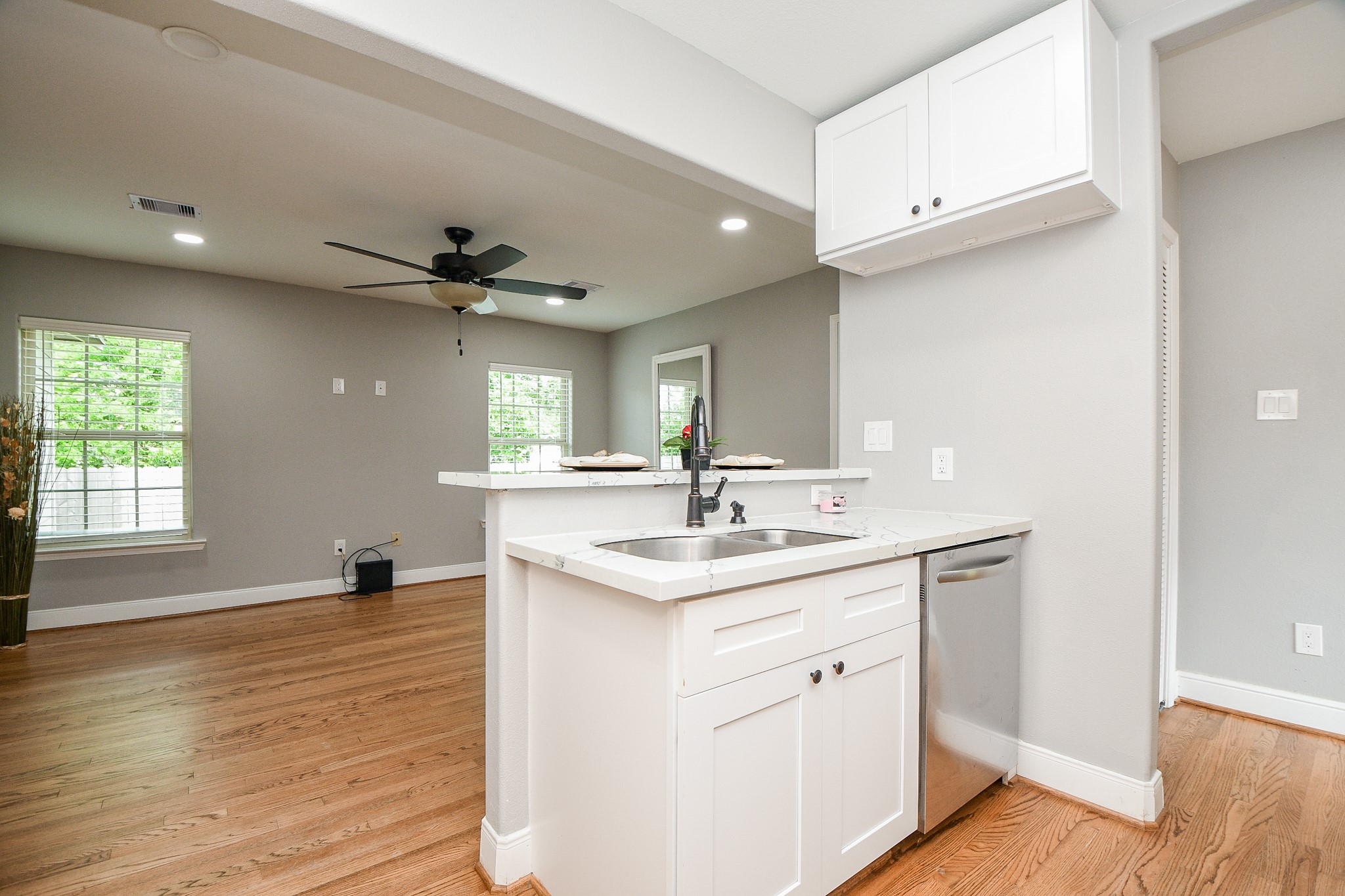 311 E 35th Street Property Photo 15