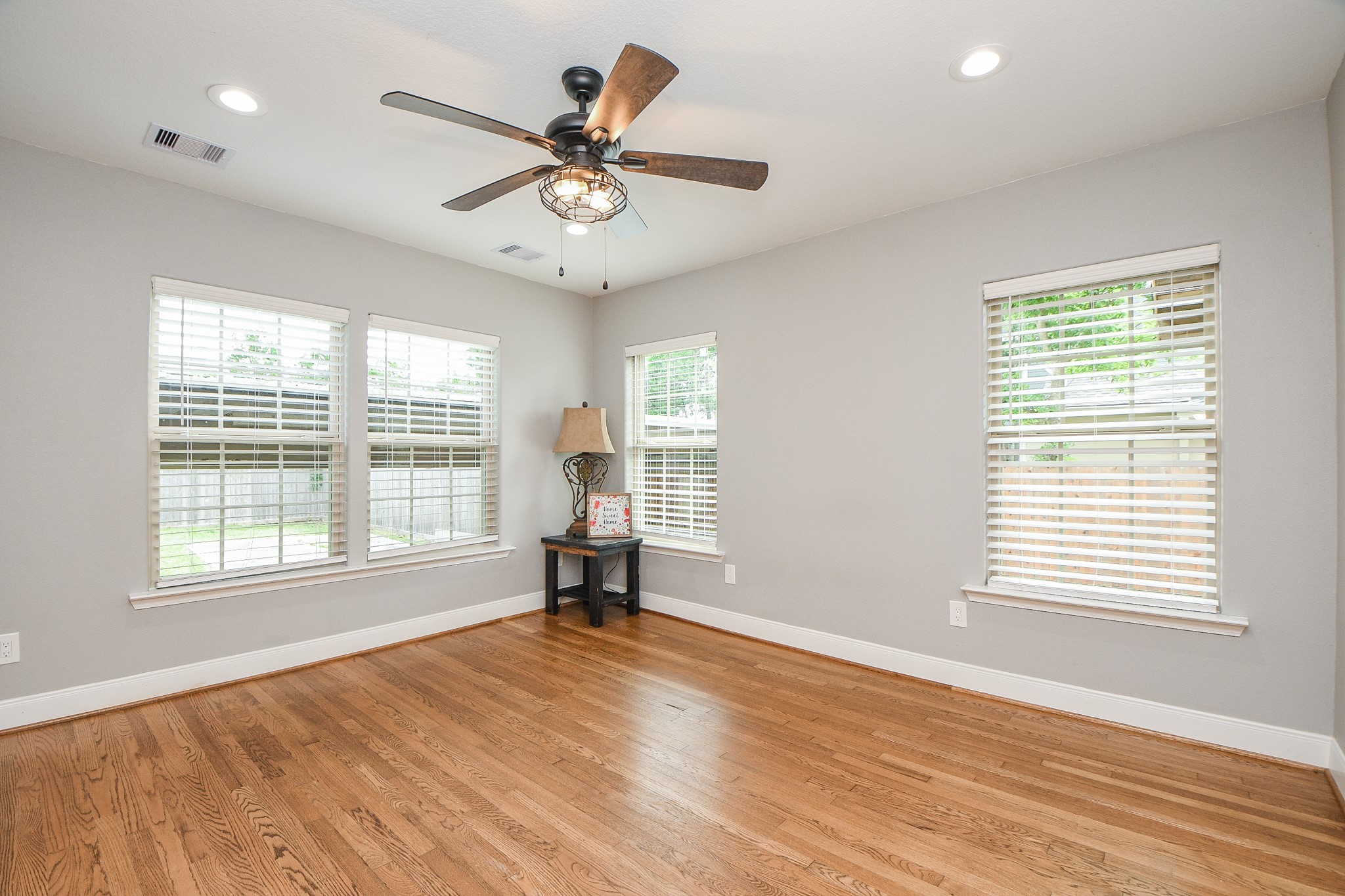 311 E 35th Street Property Photo 18