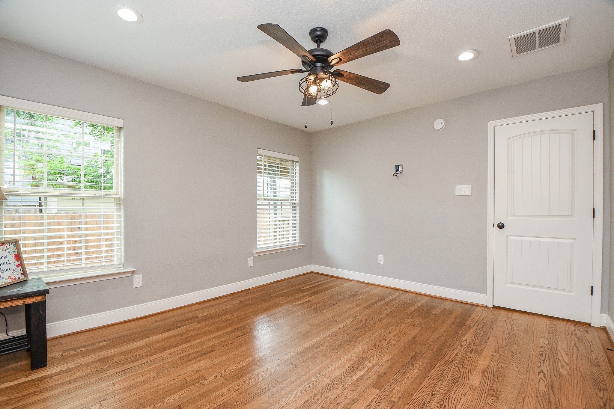 311 E 35th Street Property Photo 19