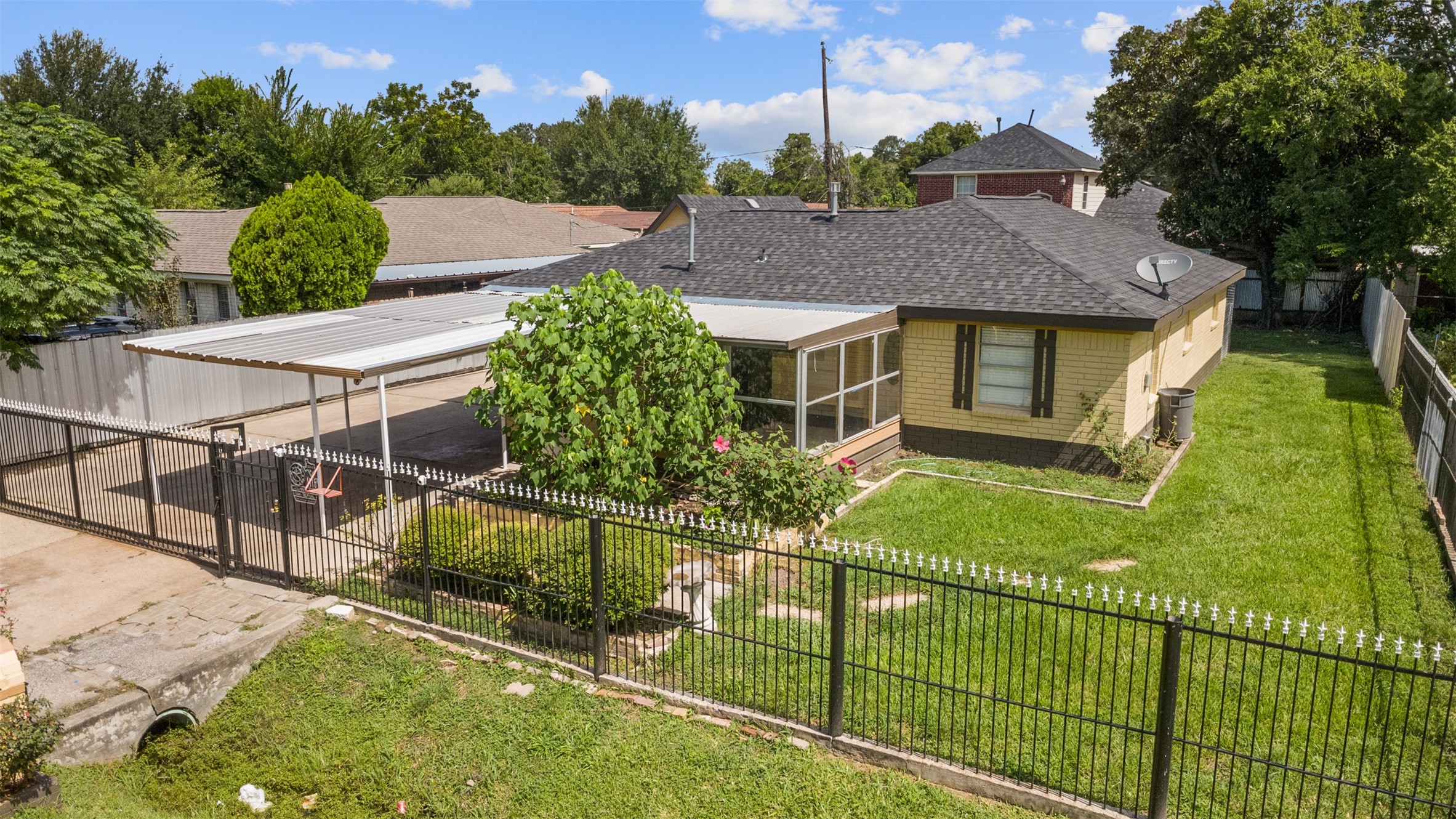 1115 Sunny Drive Property Photo 1