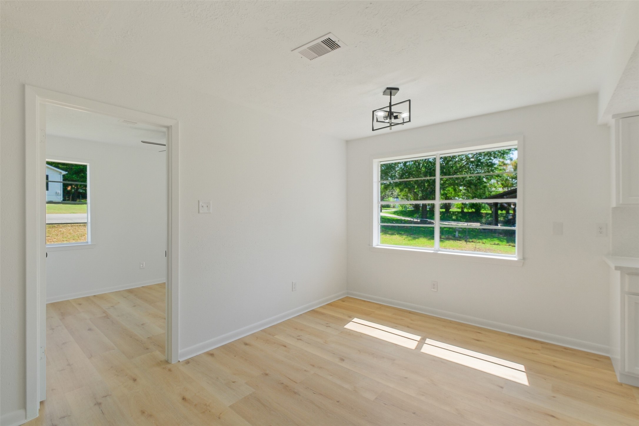 221 N Baron Street Property Photo 4
