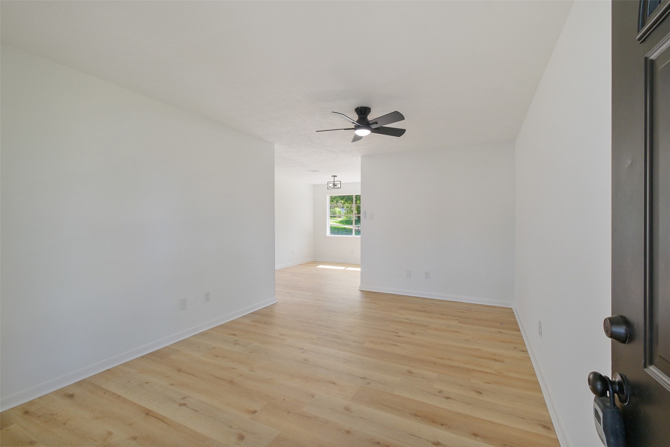 221 N Baron Street Property Photo 10