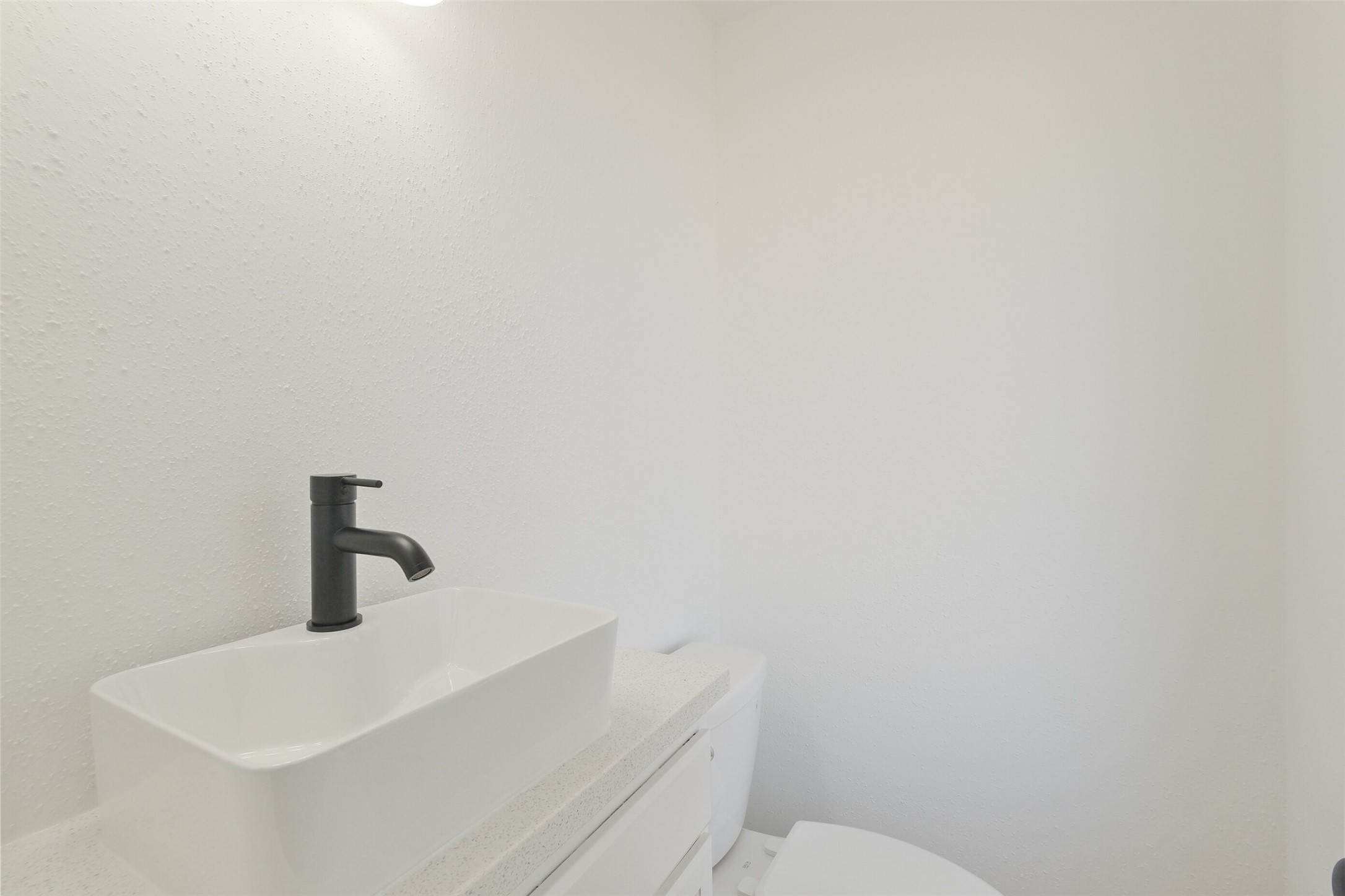 221 N Baron Street Property Photo 18