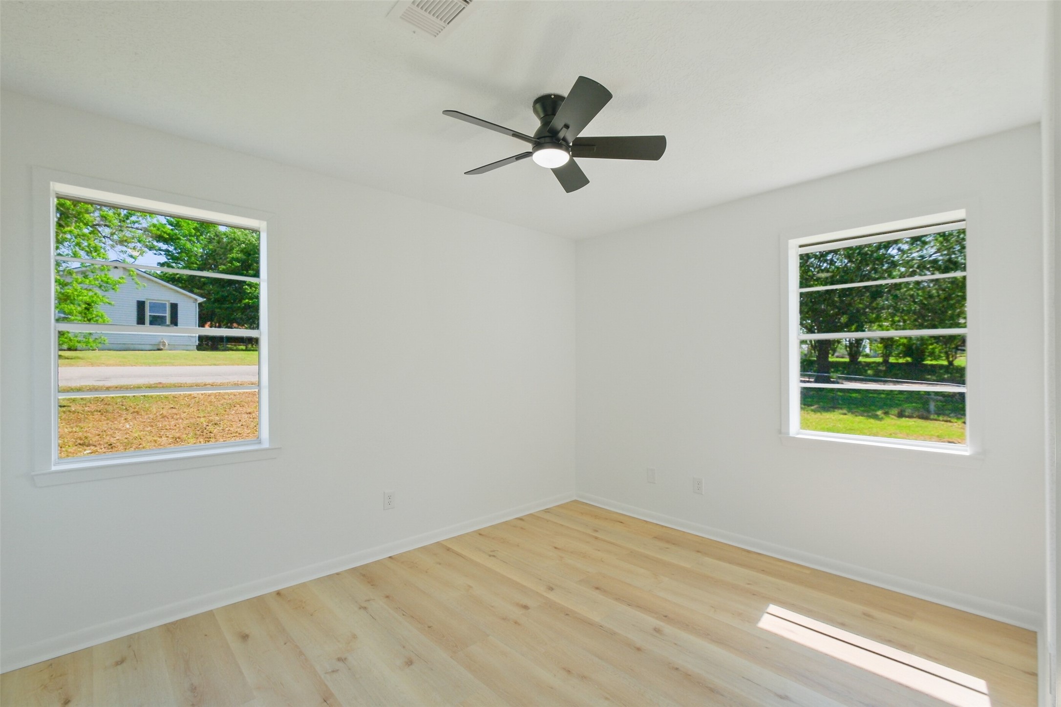221 N Baron Street Property Photo 19