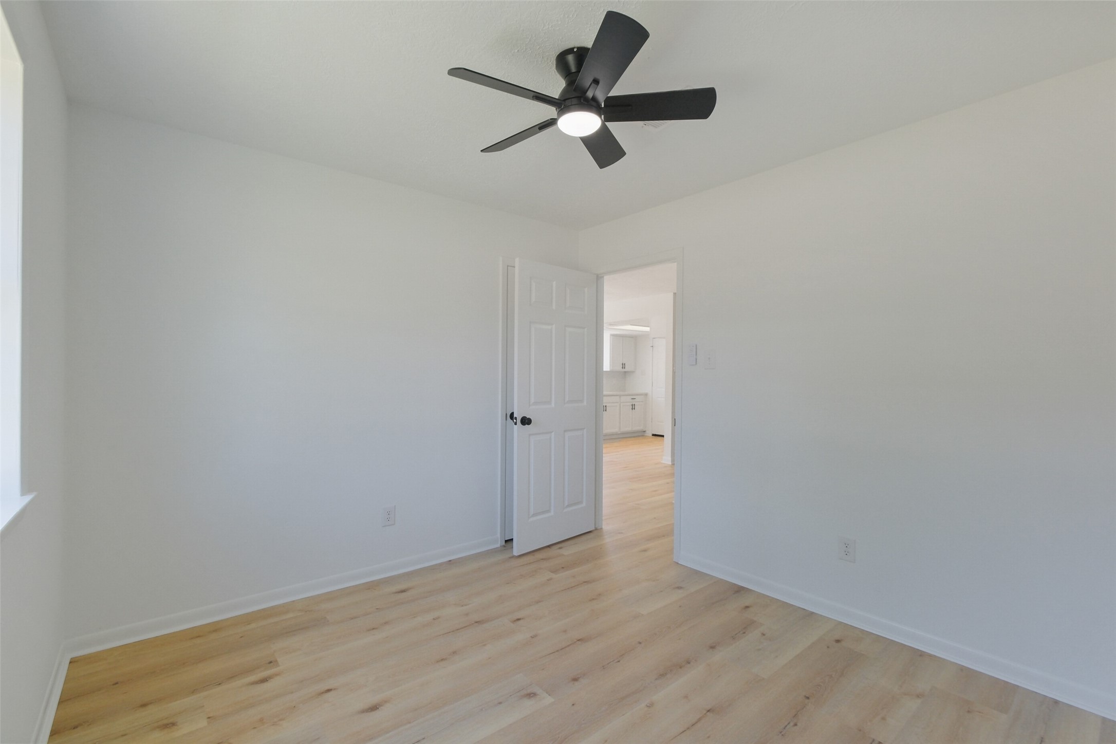 221 N Baron Street Property Photo 22