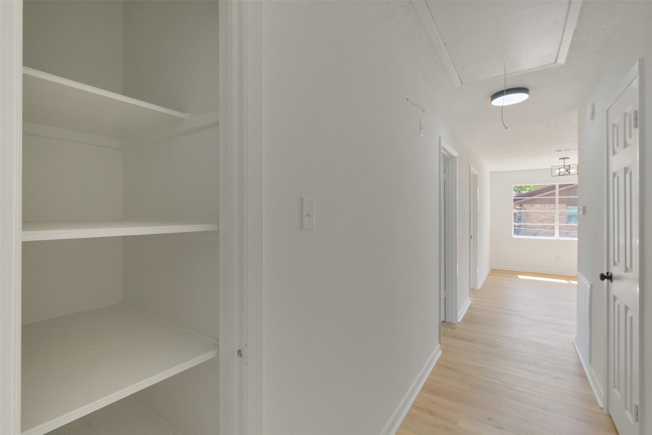 221 N Baron Street Property Photo 23