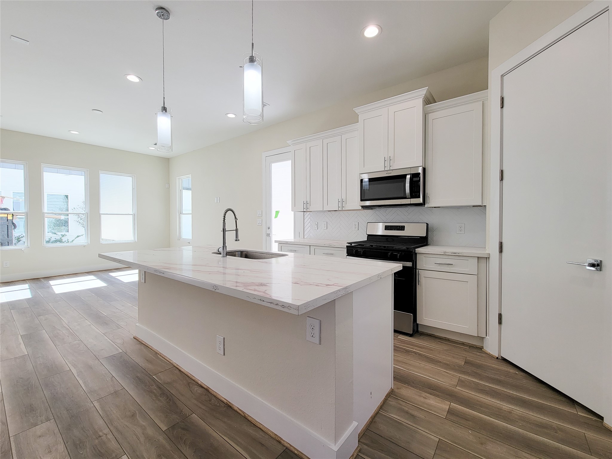 5931 Beall Street C Property Photo 4