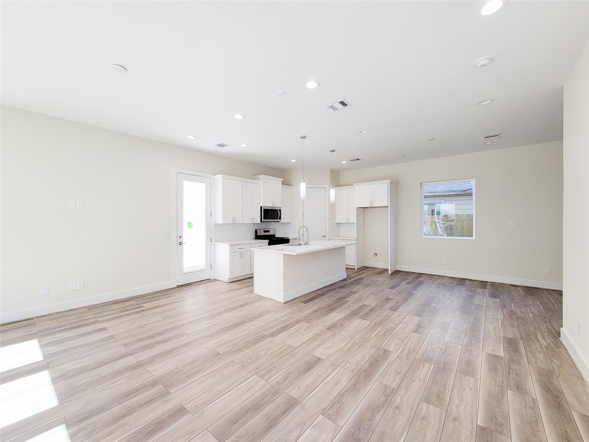 5931 Beall Street C Property Photo 6