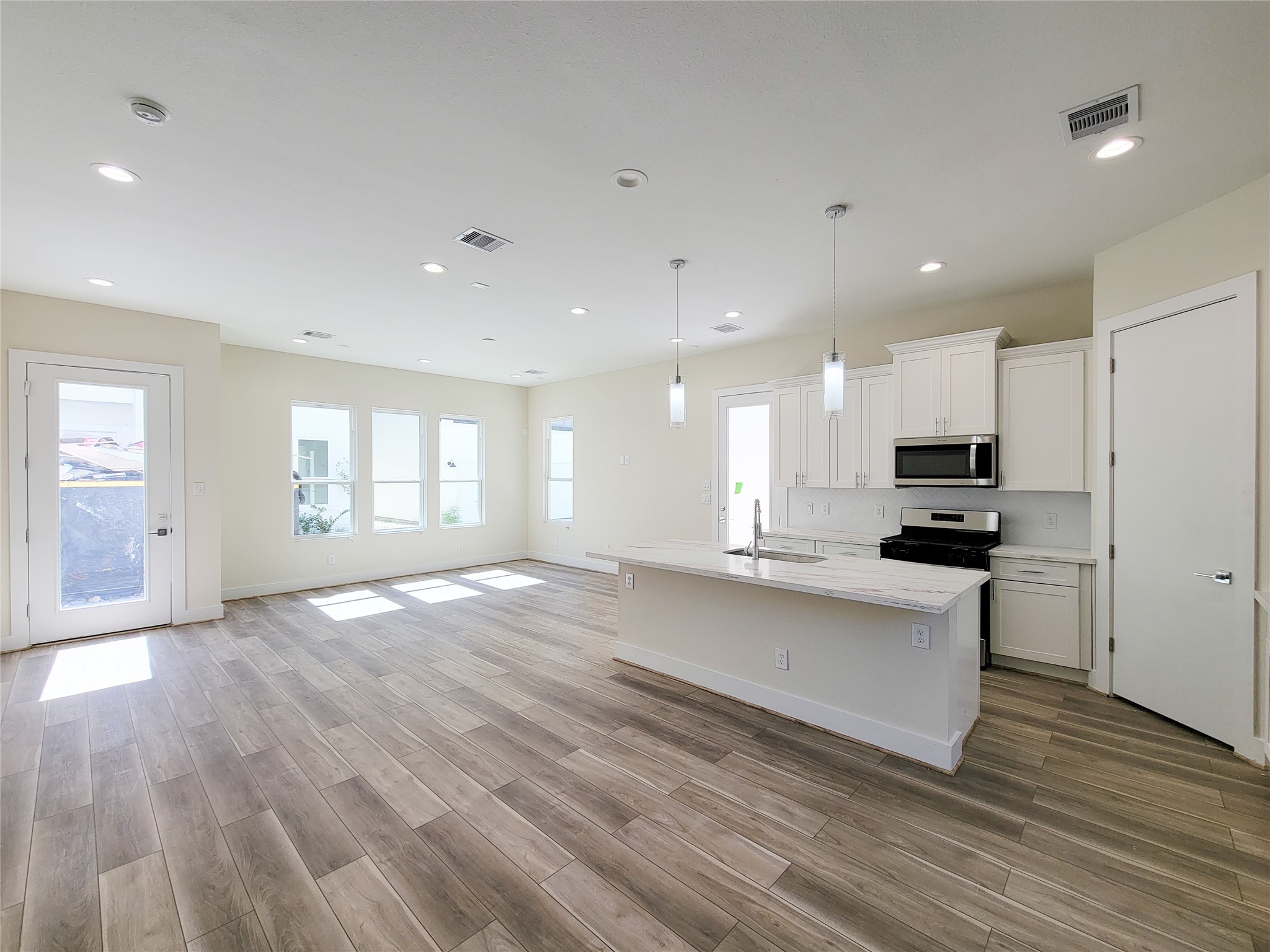 5931 Beall Street C Property Photo 9