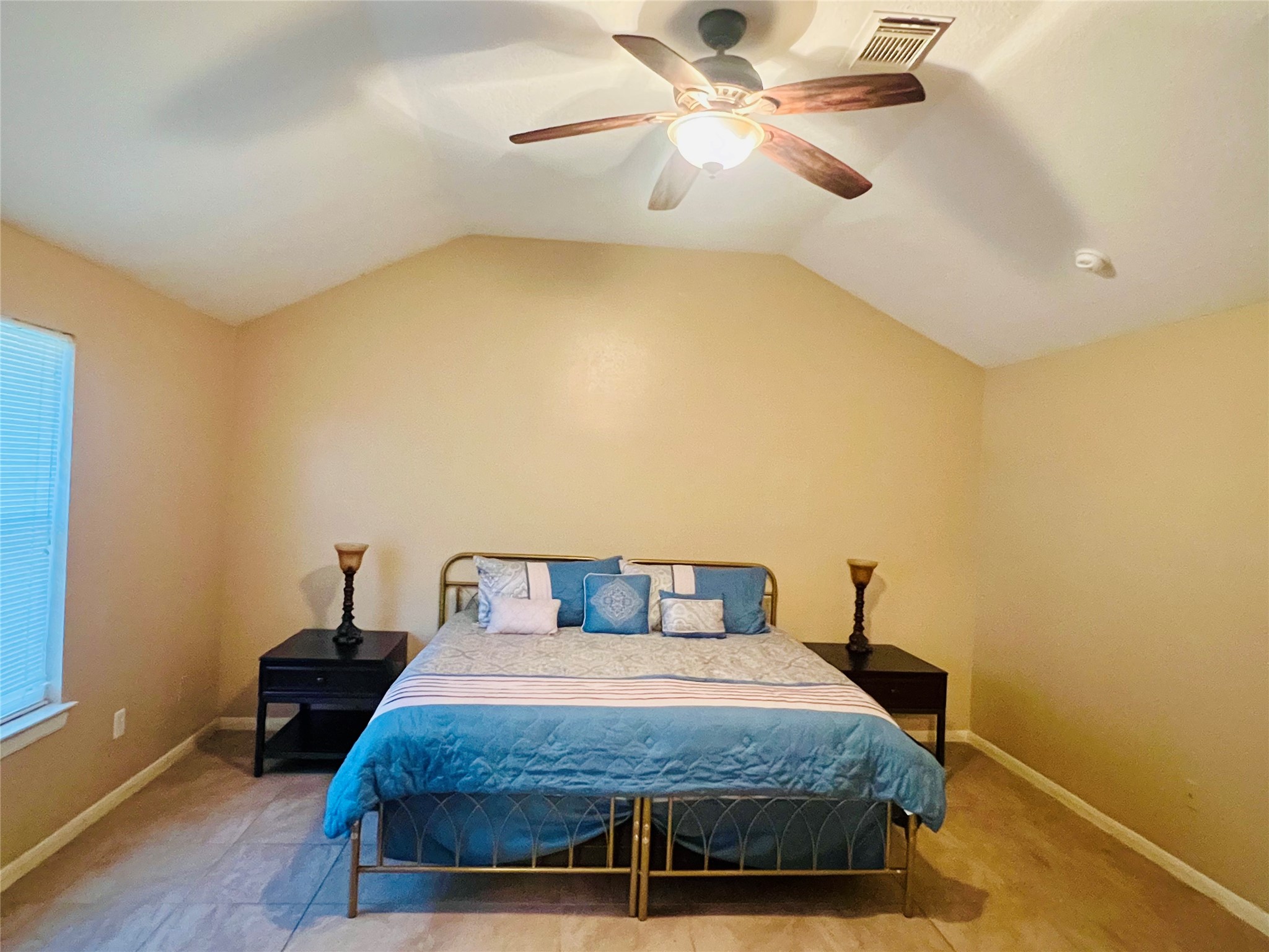 22814 Tree House Lane Property Photo 6