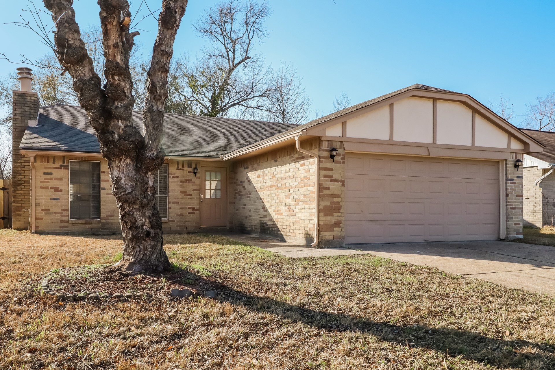 23903 Lestergate Drive Property Photo 3
