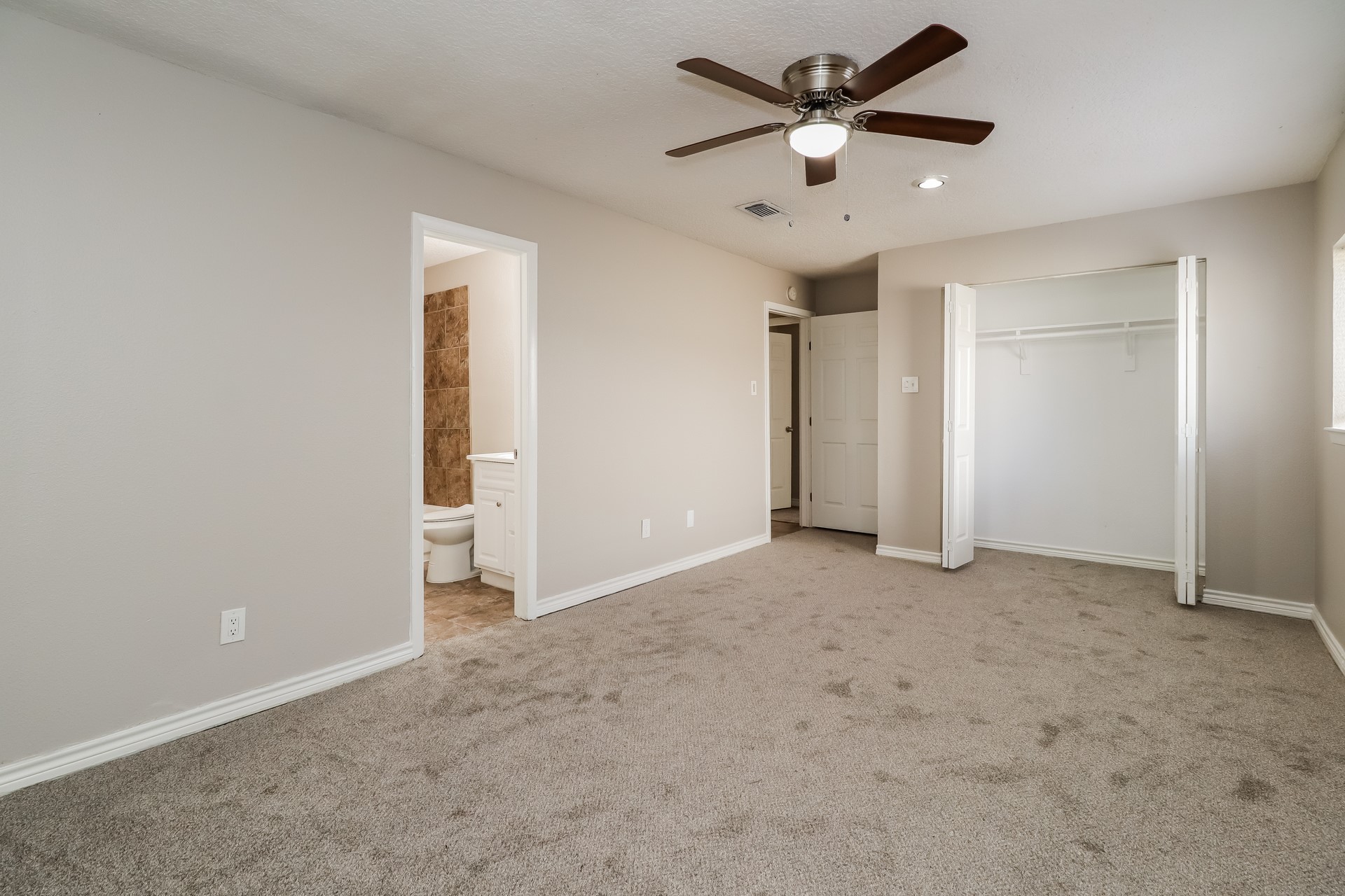 23903 Lestergate Drive Property Photo 10
