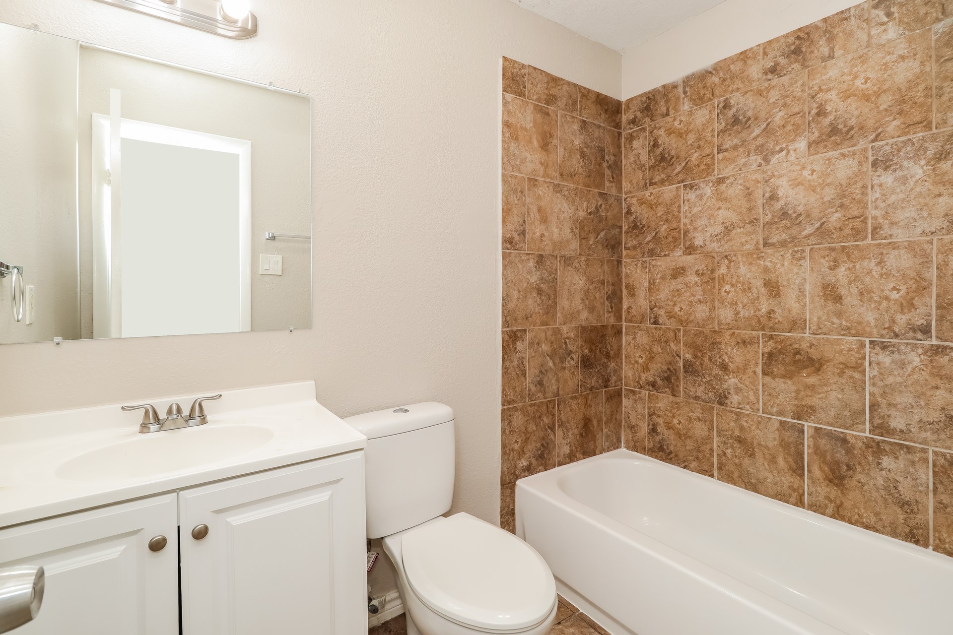 23903 Lestergate Drive Property Photo 12
