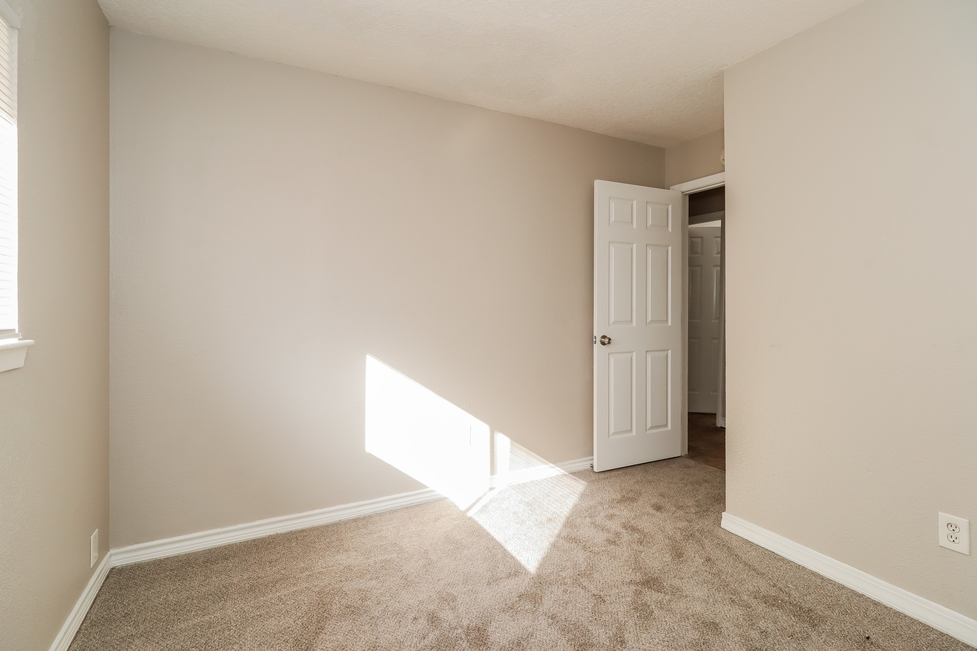 23903 Lestergate Drive Property Photo 13