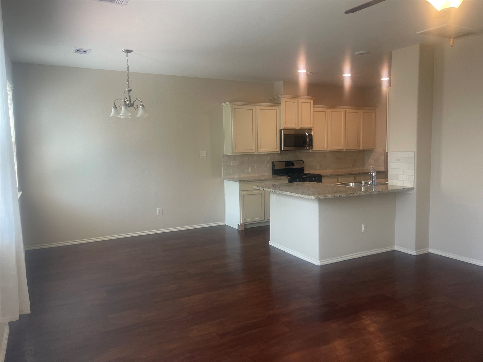 6422 Stoney Creek Drive Property Photo 4