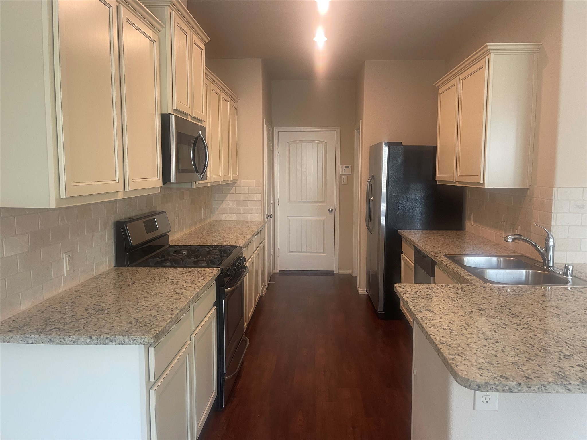 6422 Stoney Creek Drive Property Photo 6